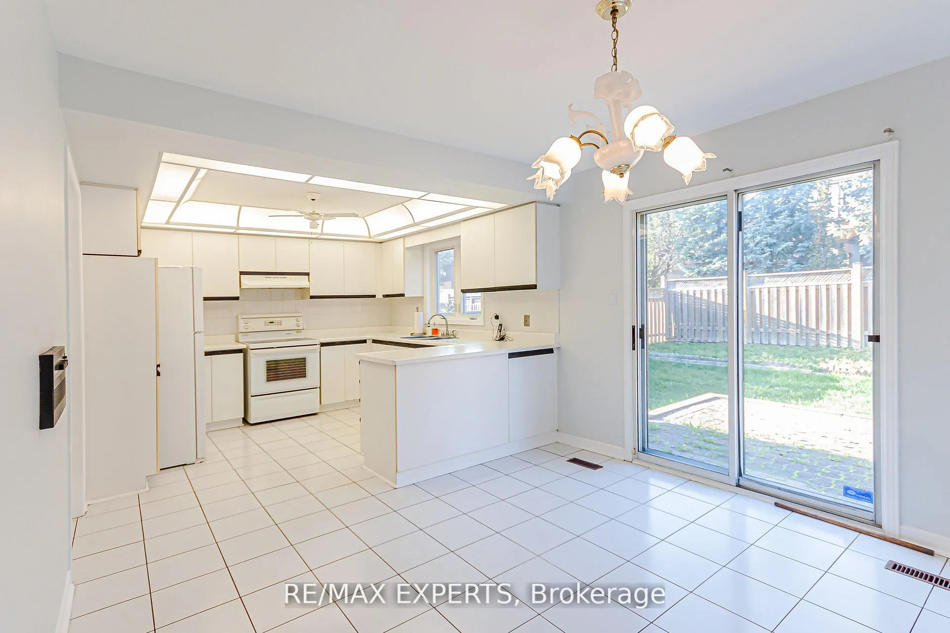 Photo 33 of 100 Nimbus Place, Vaughan, East Woodbridge — HOMEH
