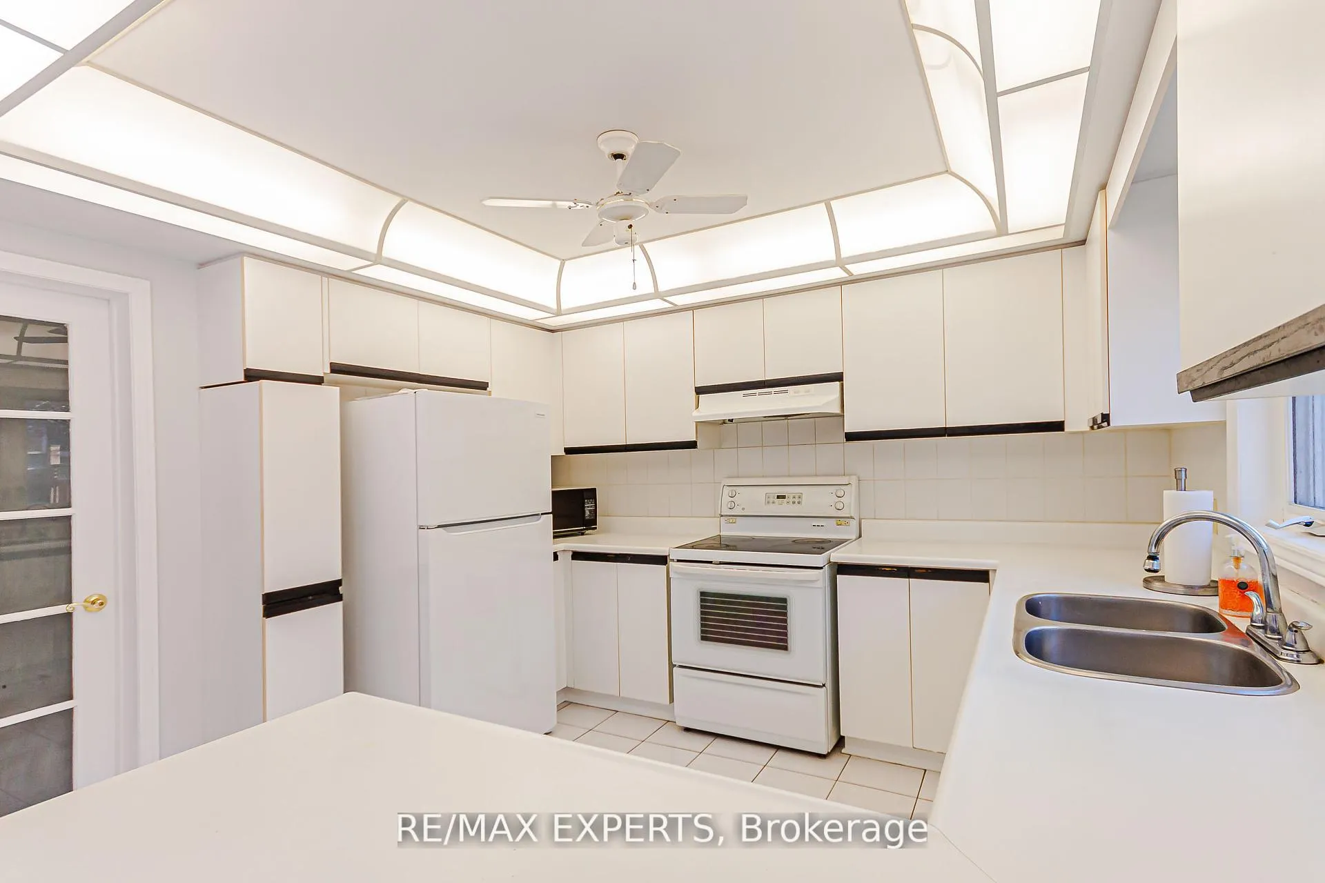 Photo 35 of 100 Nimbus Place, Vaughan, East Woodbridge — HOMEH