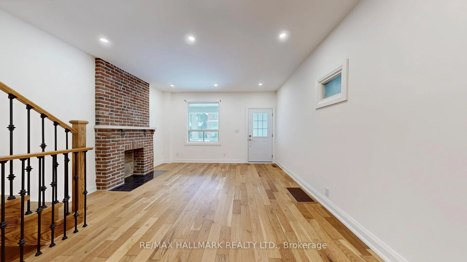 Photo 5 of 911 Logan Avenue, Toronto, Playter Estates-Danforth — HOMEH