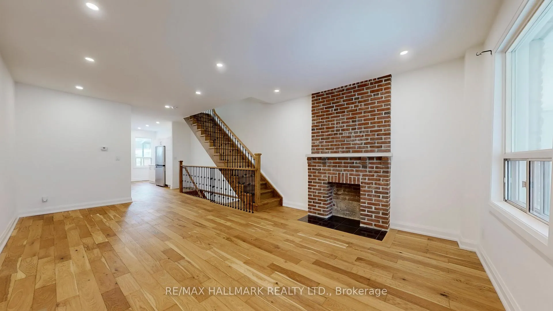 Photo 7 of 911 Logan Avenue, Toronto, Playter Estates-Danforth — HOMEH