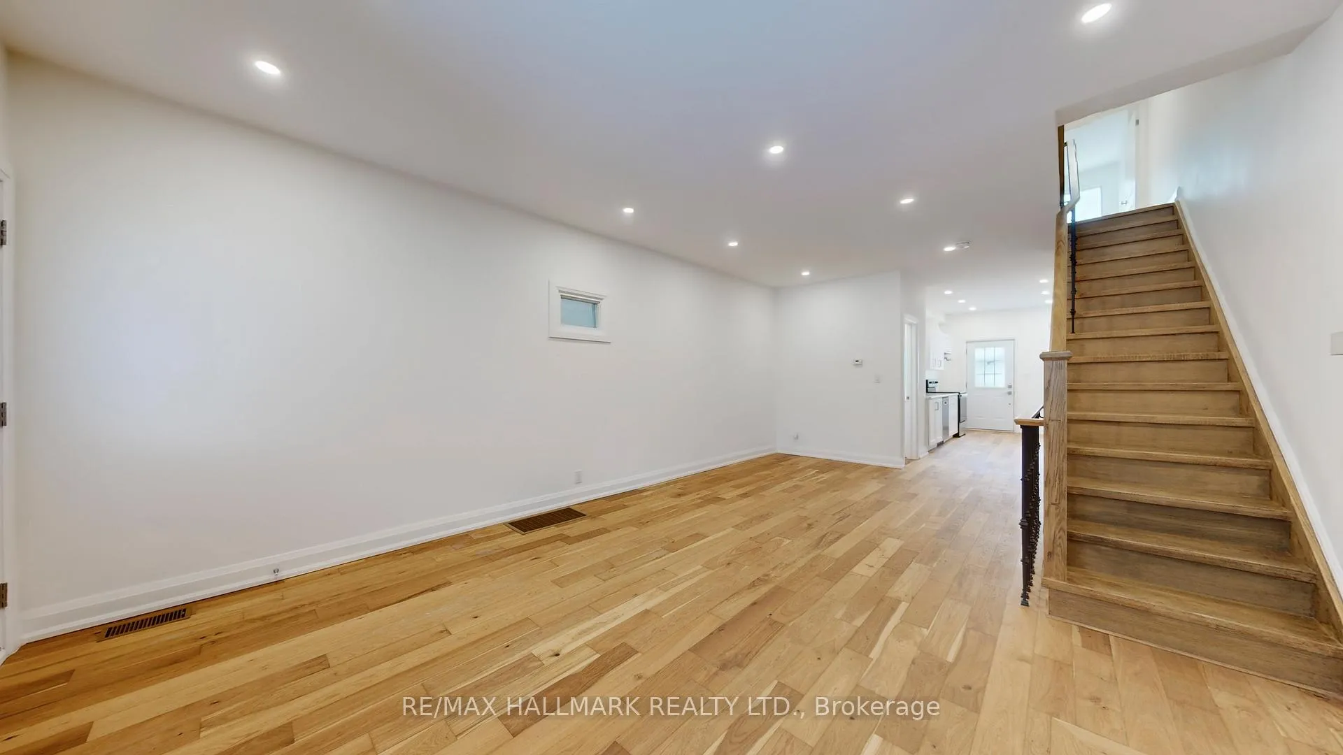Photo 9 of 911 Logan Avenue, Toronto, Playter Estates-Danforth — HOMEH