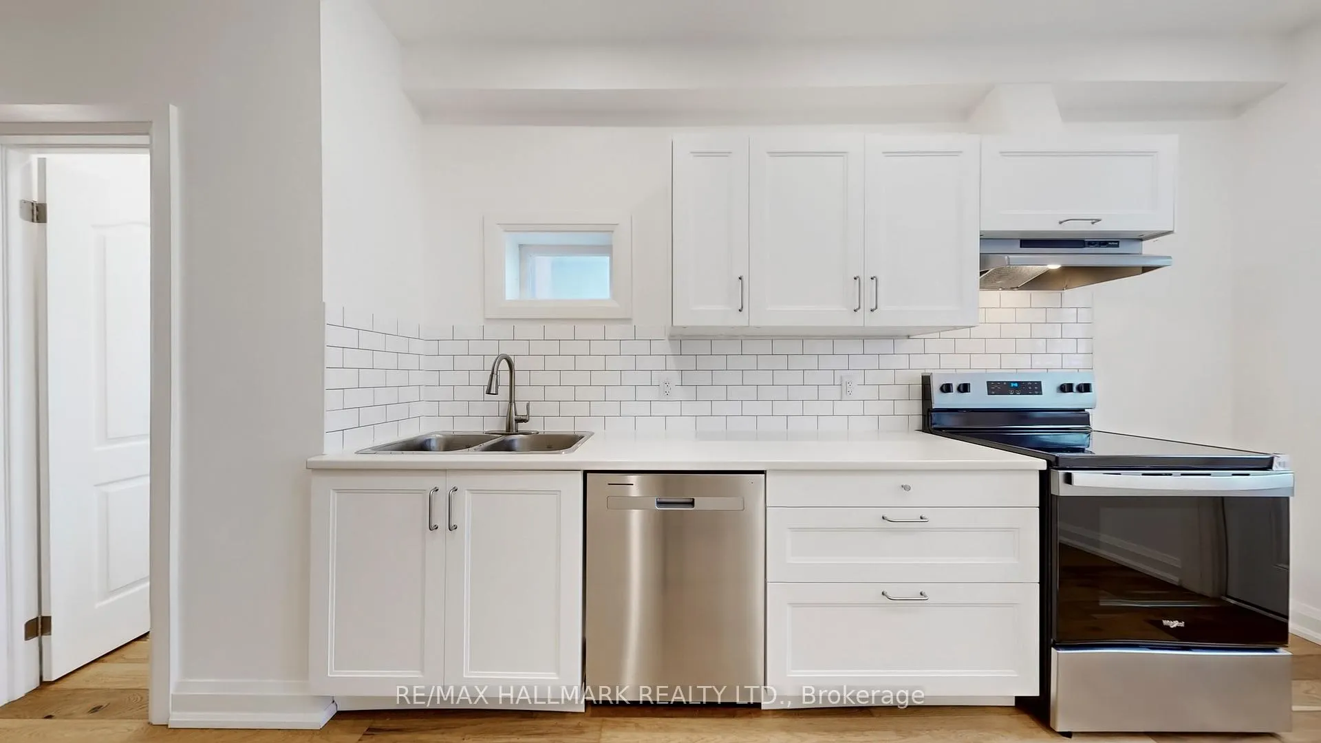 Photo 14 of 911 Logan Avenue, Toronto, Playter Estates-Danforth — HOMEH