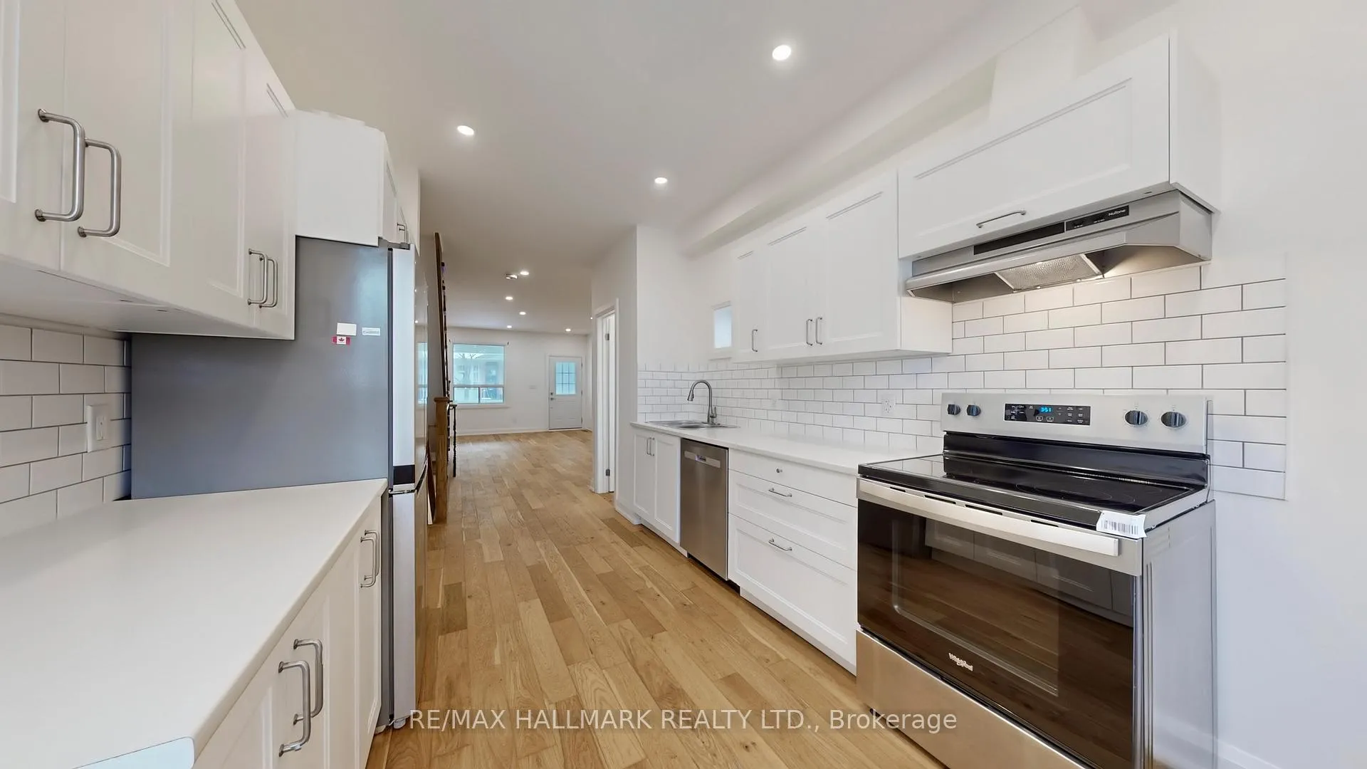 Photo 15 of 911 Logan Avenue, Toronto, Playter Estates-Danforth — HOMEH