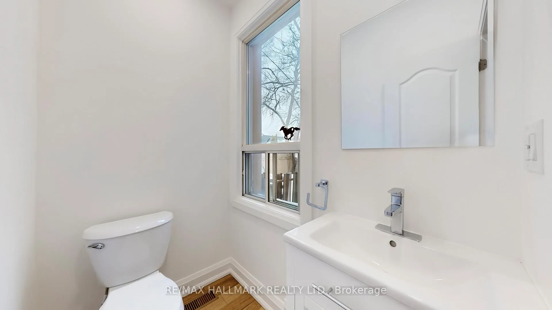 Photo 17 of 911 Logan Avenue, Toronto, Playter Estates-Danforth — HOMEH