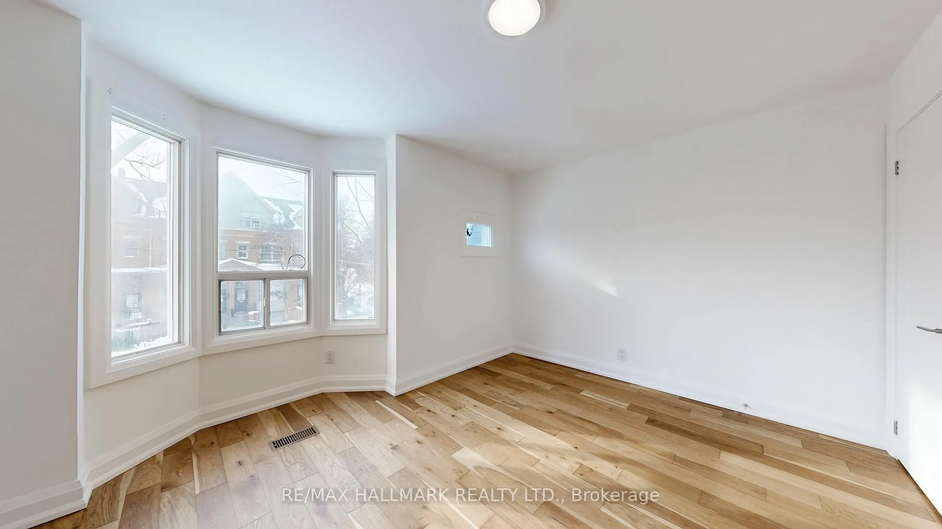 Photo 21 of 911 Logan Avenue, Toronto, Playter Estates-Danforth — HOMEH