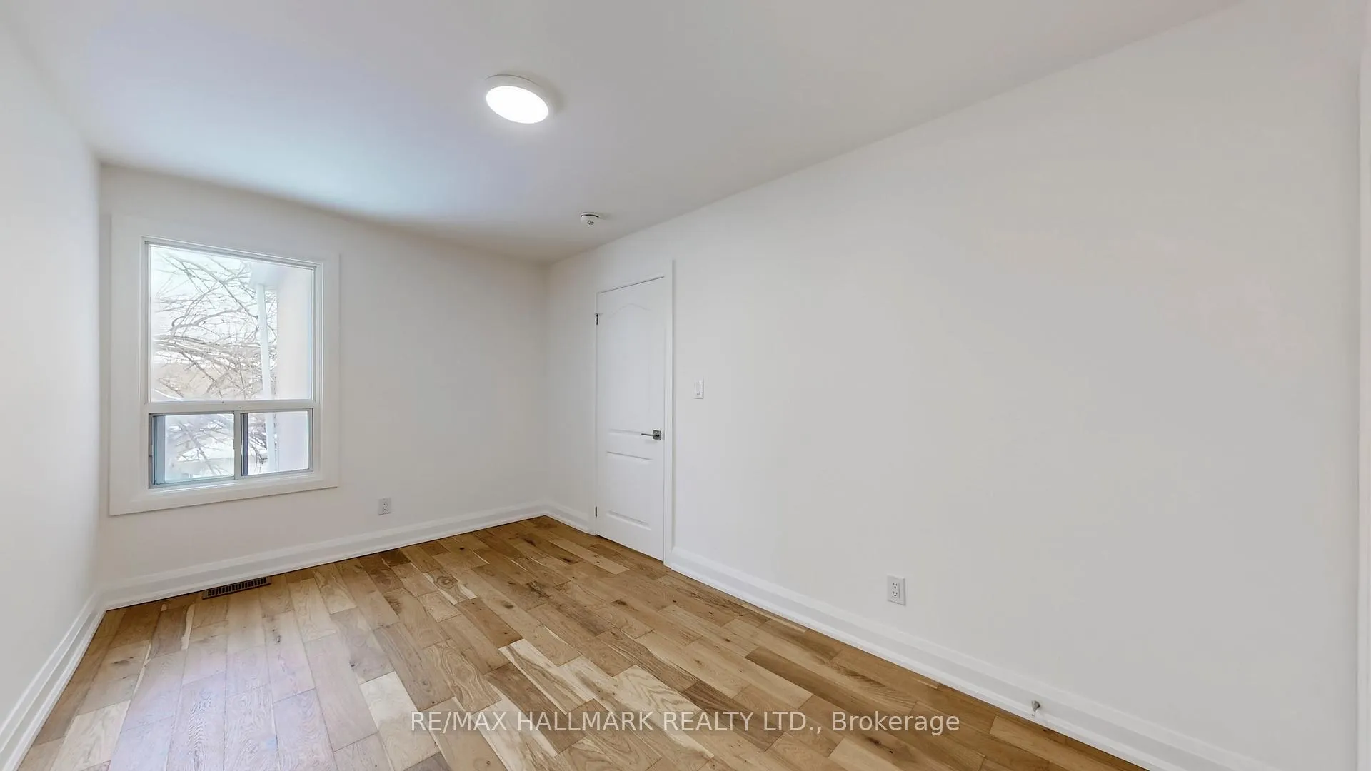 Photo 24 of 911 Logan Avenue, Toronto, Playter Estates-Danforth — HOMEH