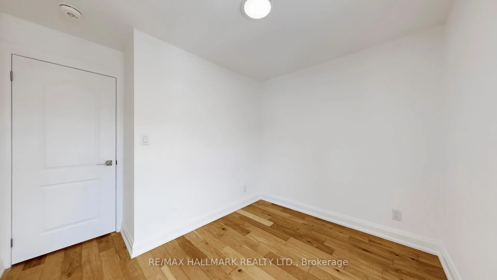Photo 26 of 911 Logan Avenue, Toronto, Playter Estates-Danforth — HOMEH