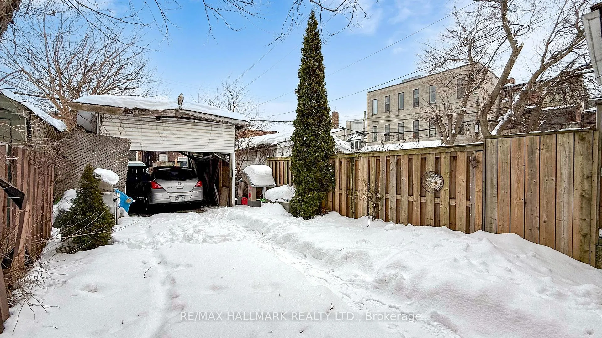 Photo 34 of 911 Logan Avenue, Toronto, Playter Estates-Danforth — HOMEH