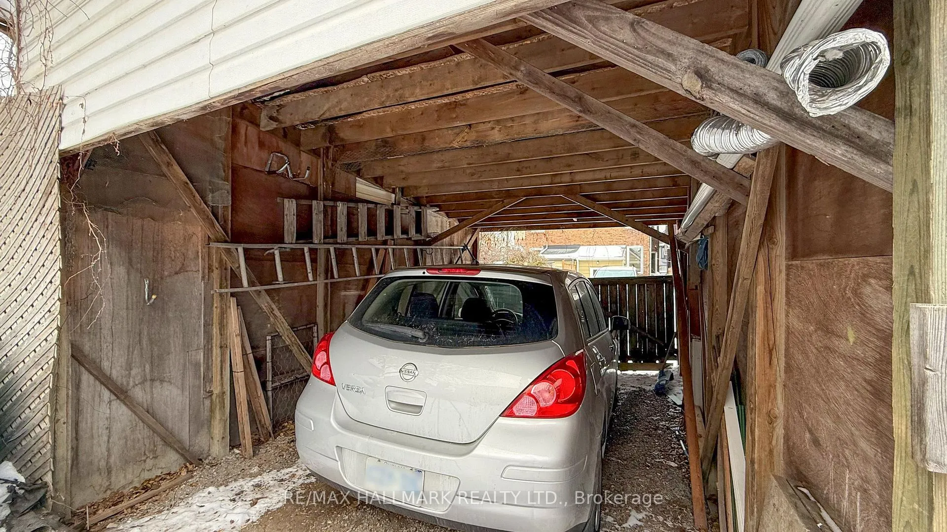 Photo 35 of 911 Logan Avenue, Toronto, Playter Estates-Danforth — HOMEH