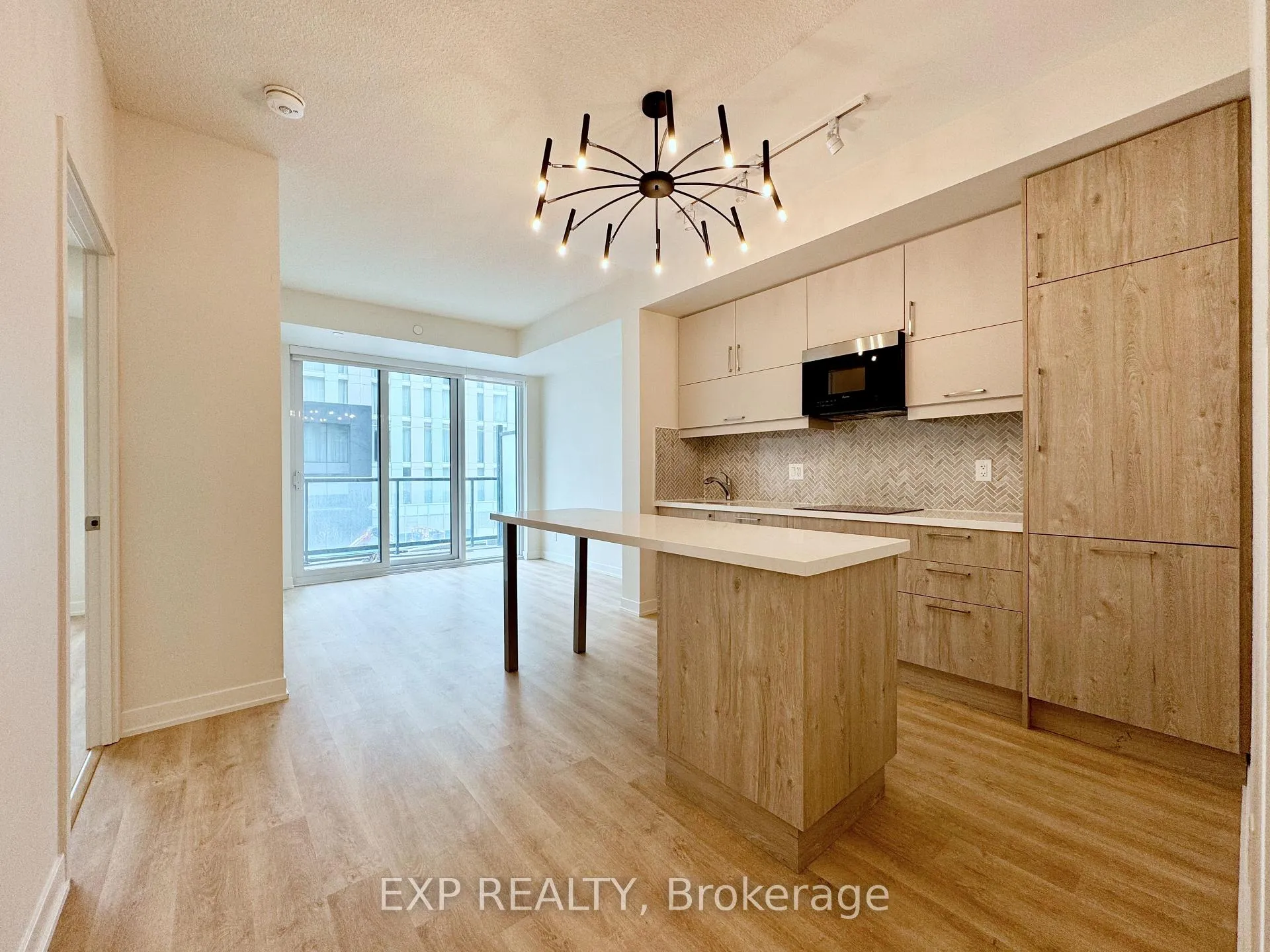 Photo 3 of Unit 513, 8119 Birchmount Road, Markham, Unionville — HOMEH
