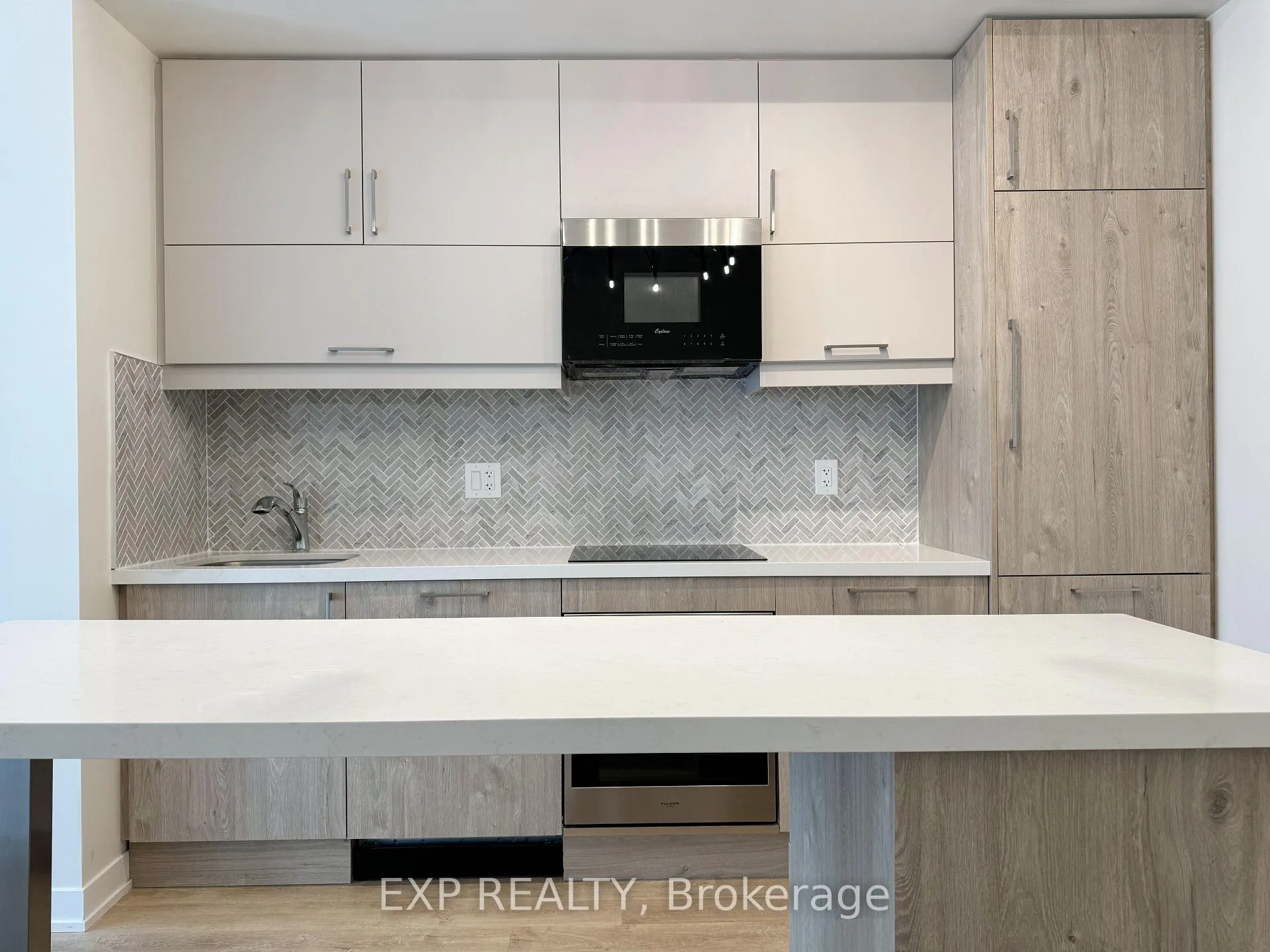 Photo 4 of Unit 513, 8119 Birchmount Road, Markham, Unionville — HOMEH