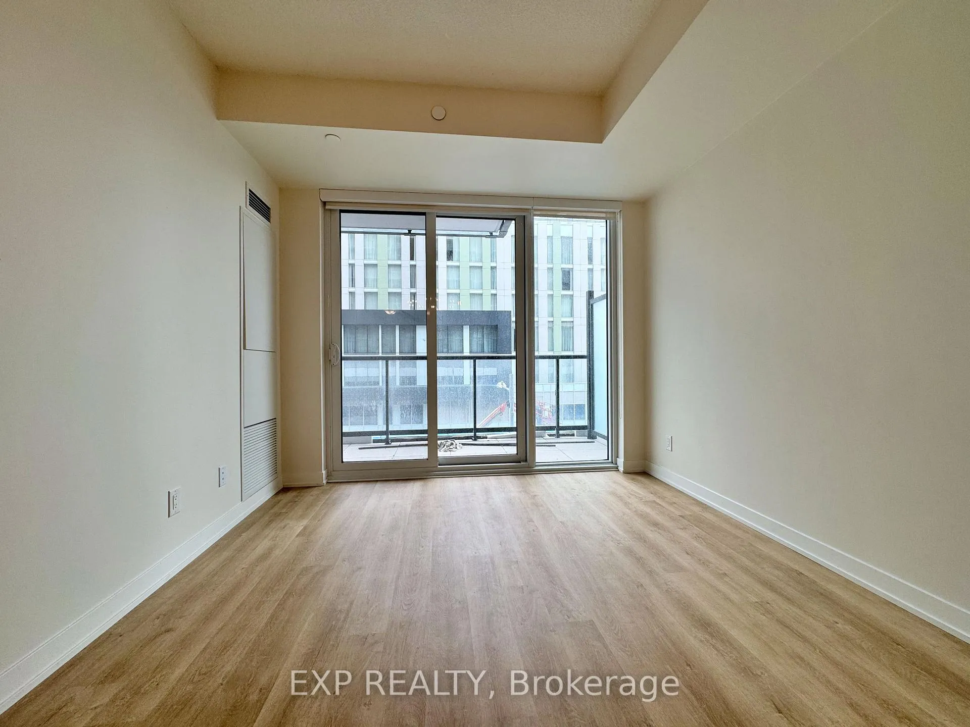 Photo 6 of Unit 513, 8119 Birchmount Road, Markham, Unionville — HOMEH
