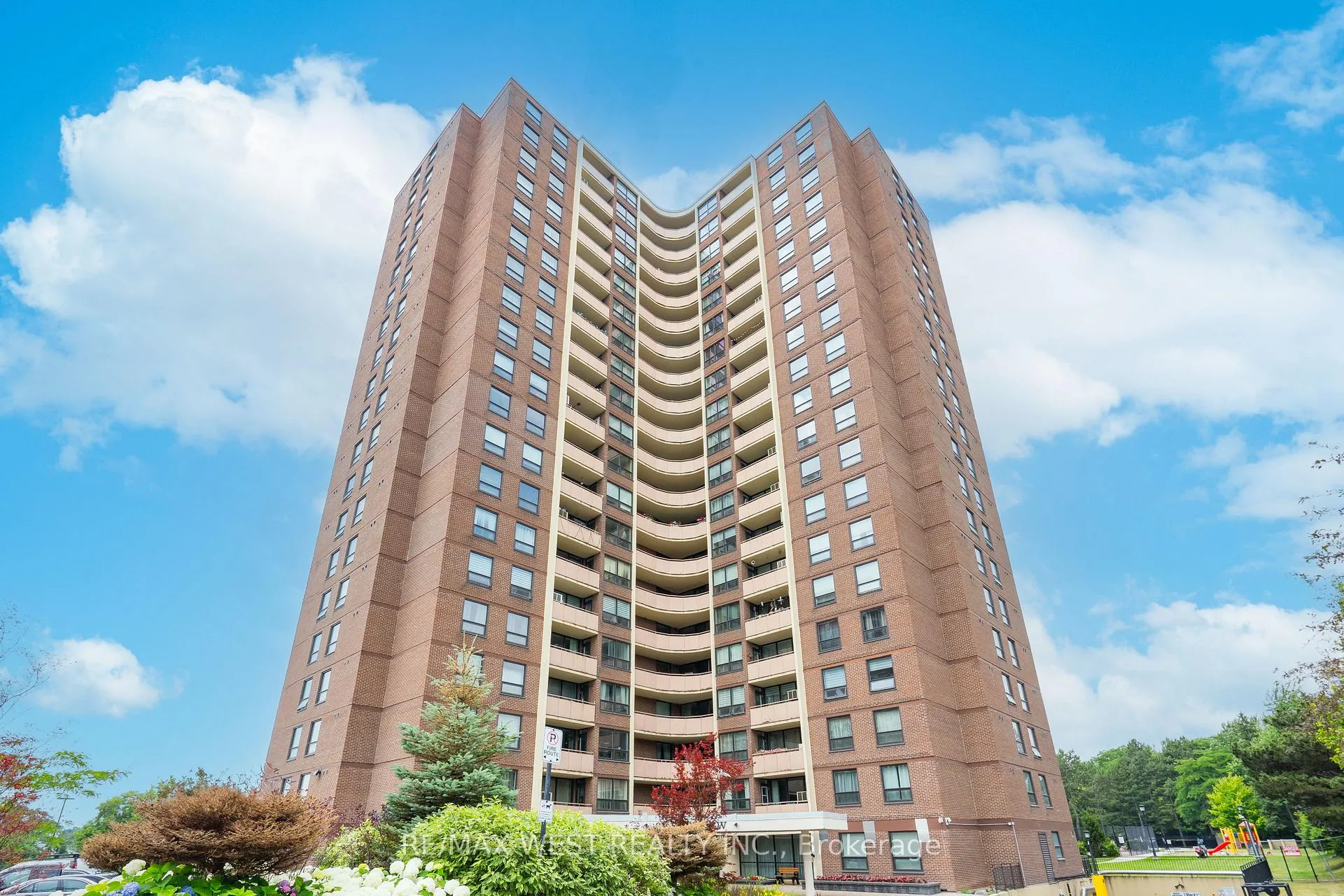 Photo 2 of Unit 1603, 61 Richview Road, Etobicoke, Humber Heights — HOMEH
