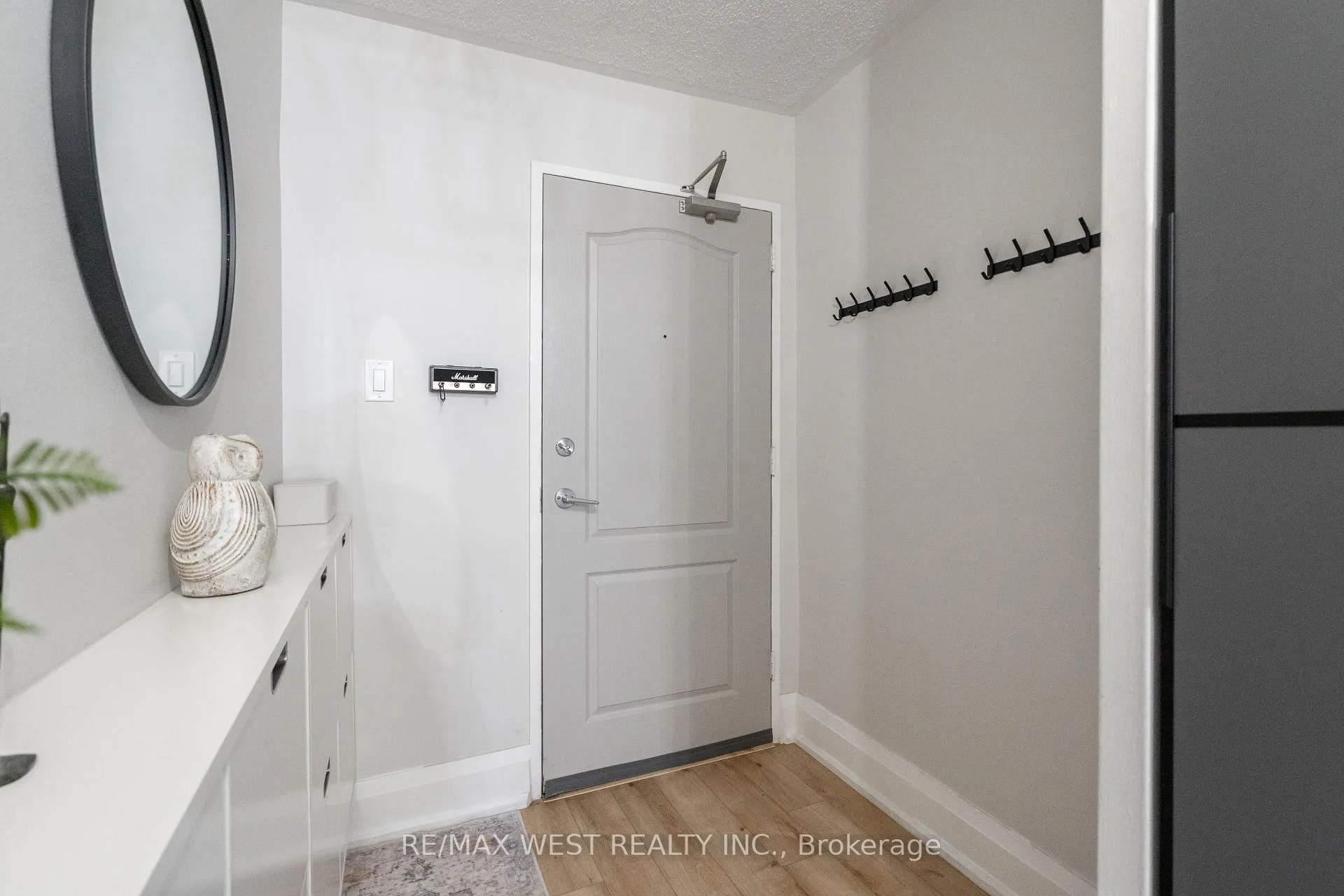 Photo 4 of Unit 1603, 61 Richview Road, Etobicoke, Humber Heights — HOMEH