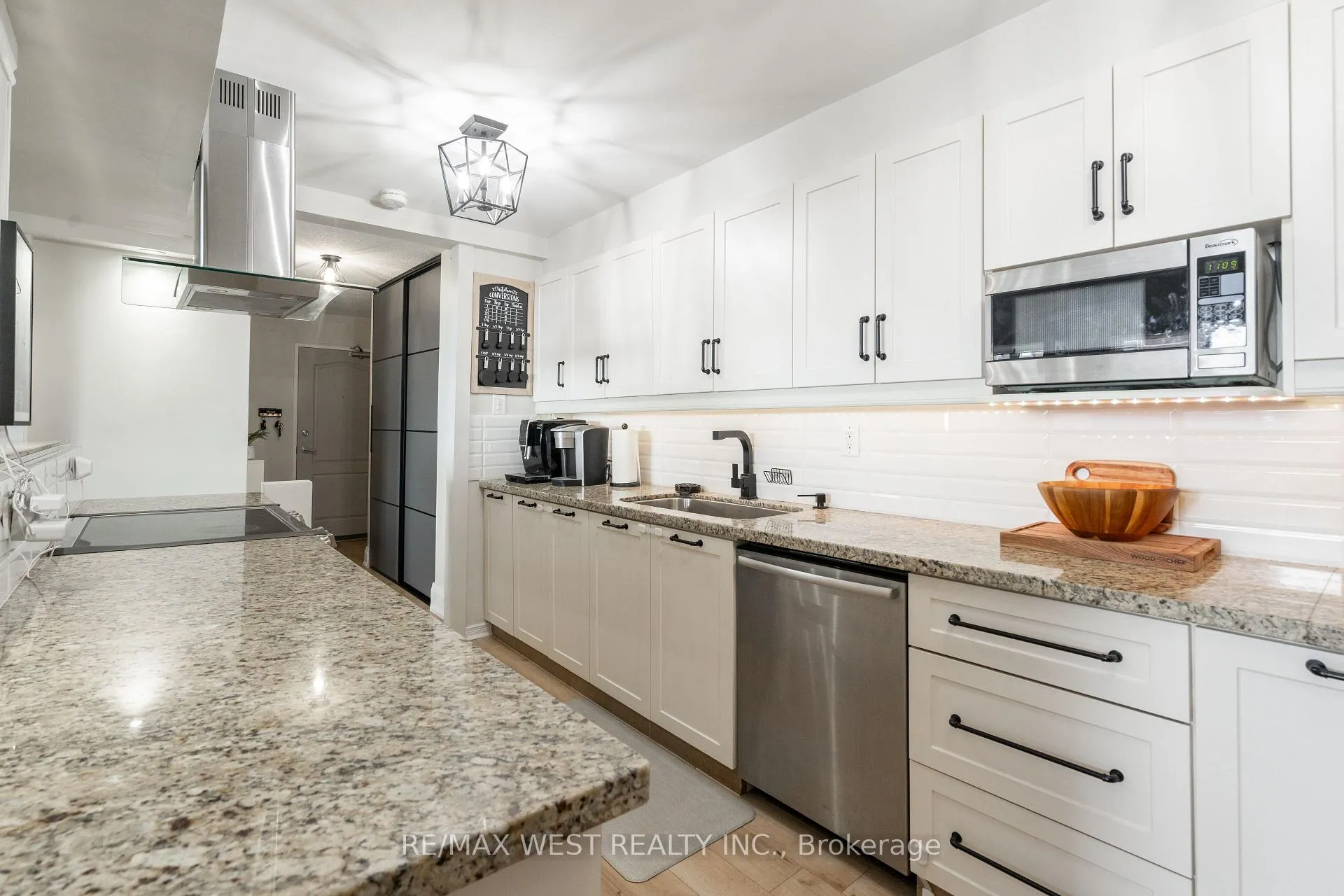 Photo 5 of Unit 1603, 61 Richview Road, Etobicoke, Humber Heights — HOMEH