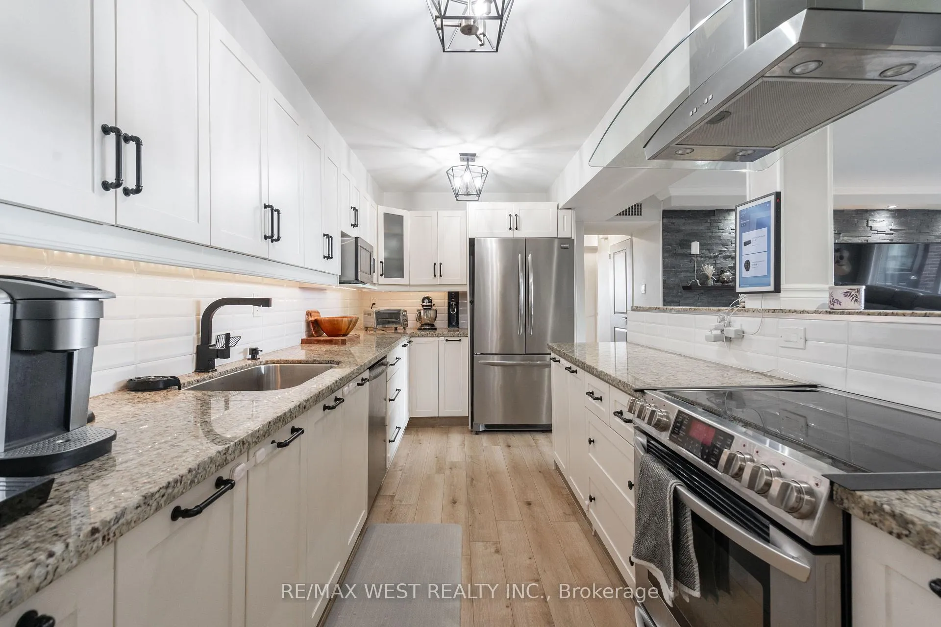 Photo 7 of Unit 1603, 61 Richview Road, Etobicoke, Humber Heights — HOMEH