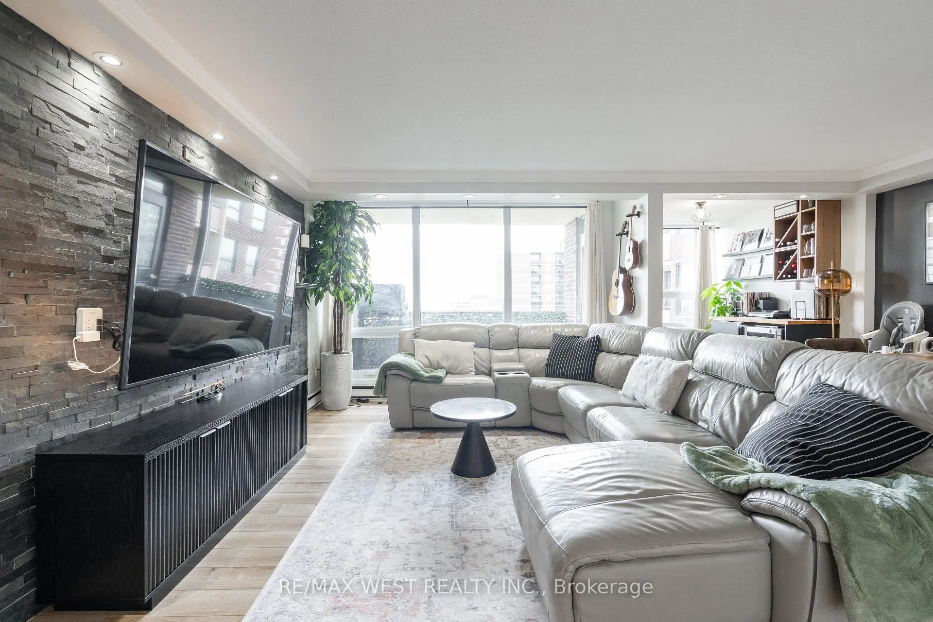 Photo 9 of Unit 1603, 61 Richview Road, Etobicoke, Humber Heights — HOMEH