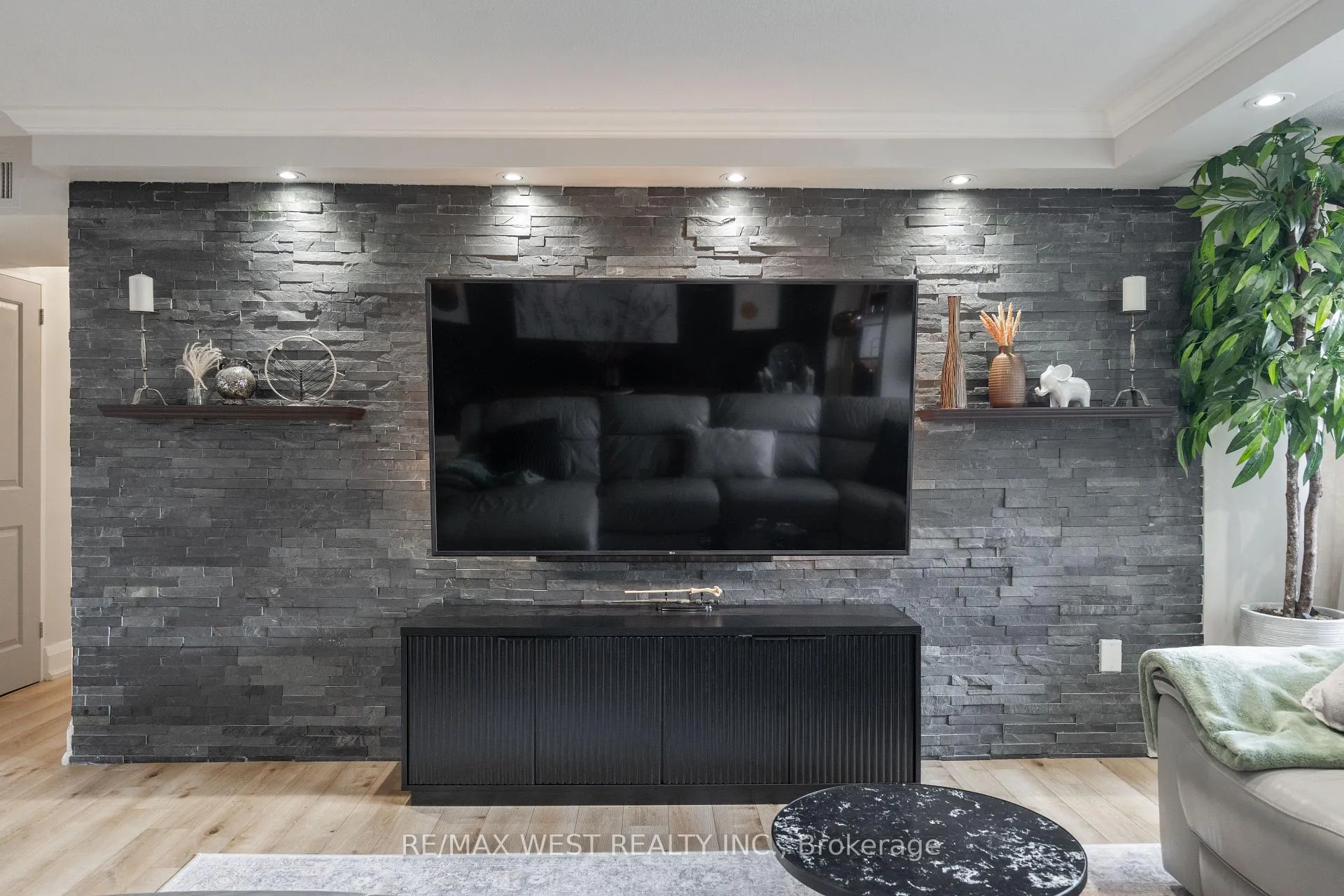 Photo 12 of Unit 1603, 61 Richview Road, Etobicoke, Humber Heights — HOMEH