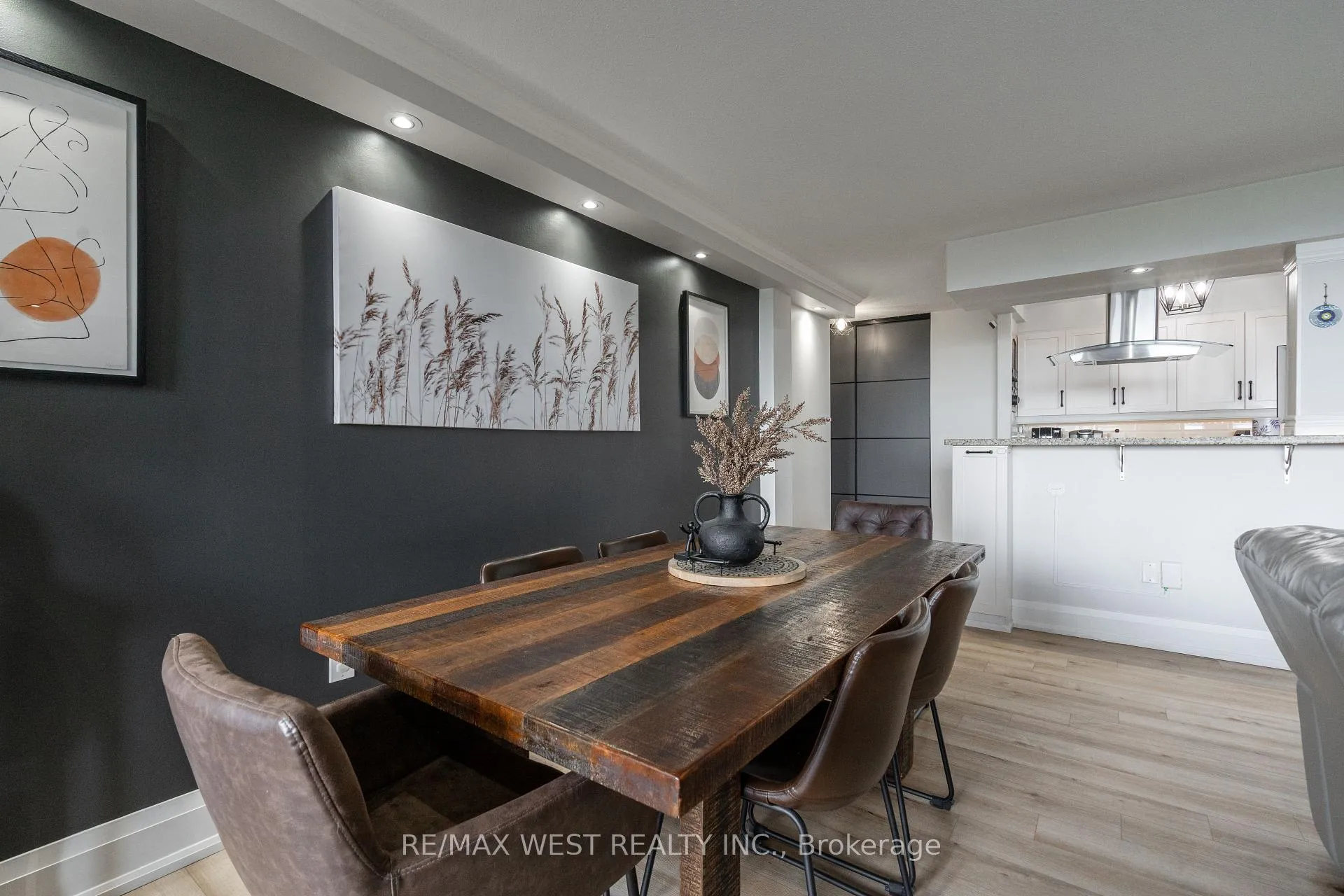 Photo 14 of Unit 1603, 61 Richview Road, Etobicoke, Humber Heights — HOMEH