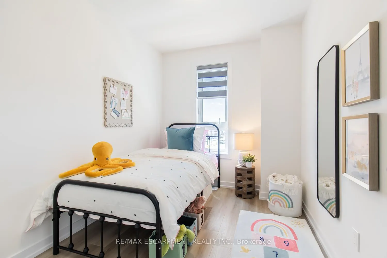 Photo 24 of 205 Burke Street, Hamilton, Waterdown — HOMEH