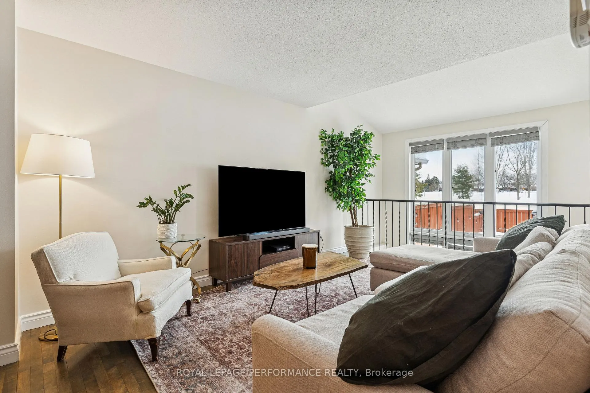 Photo 16 of 172 Claiborne Way, Ottawa, Queenswood Heights South — HOMEH