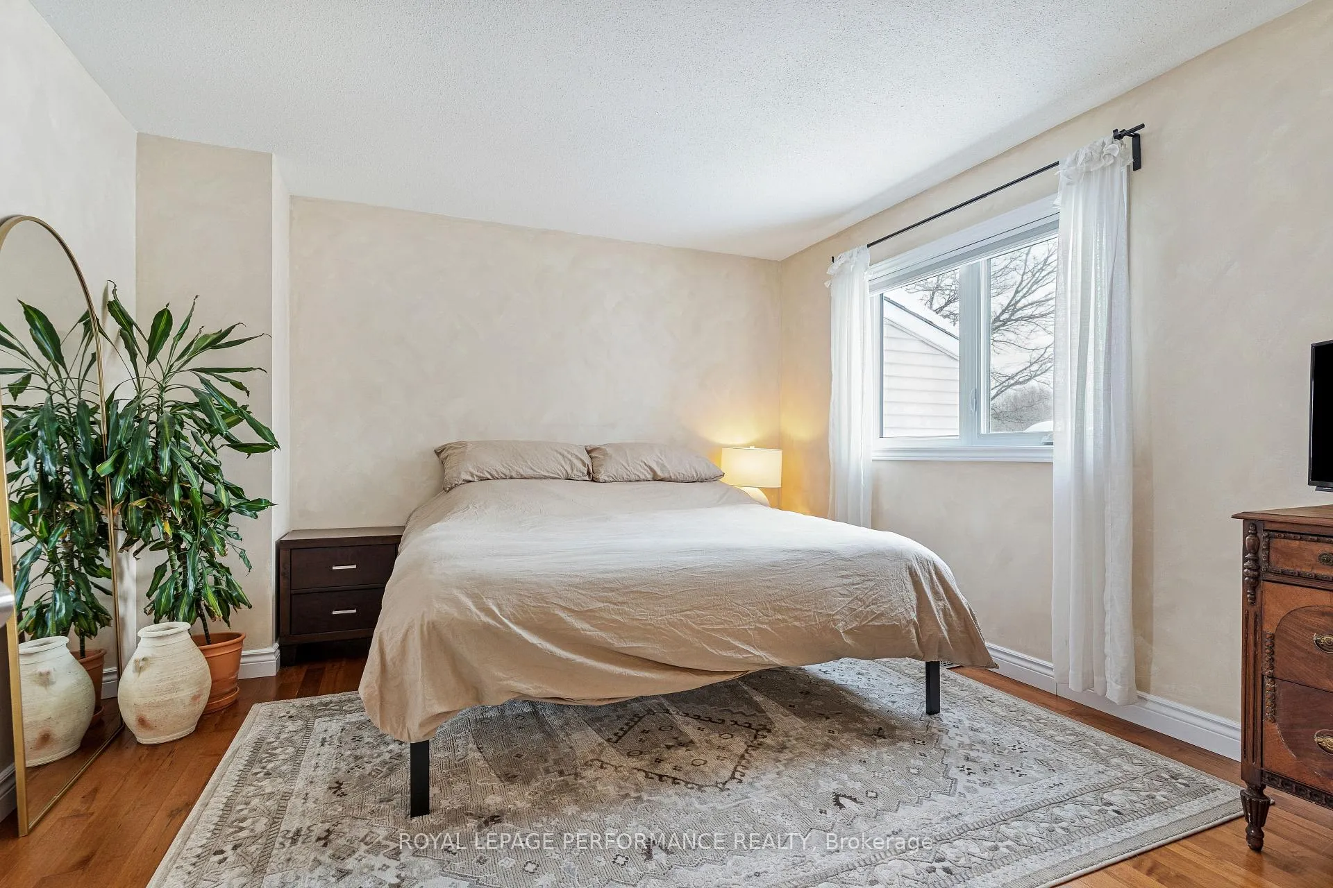 Photo 21 of 172 Claiborne Way, Ottawa, Queenswood Heights South — HOMEH