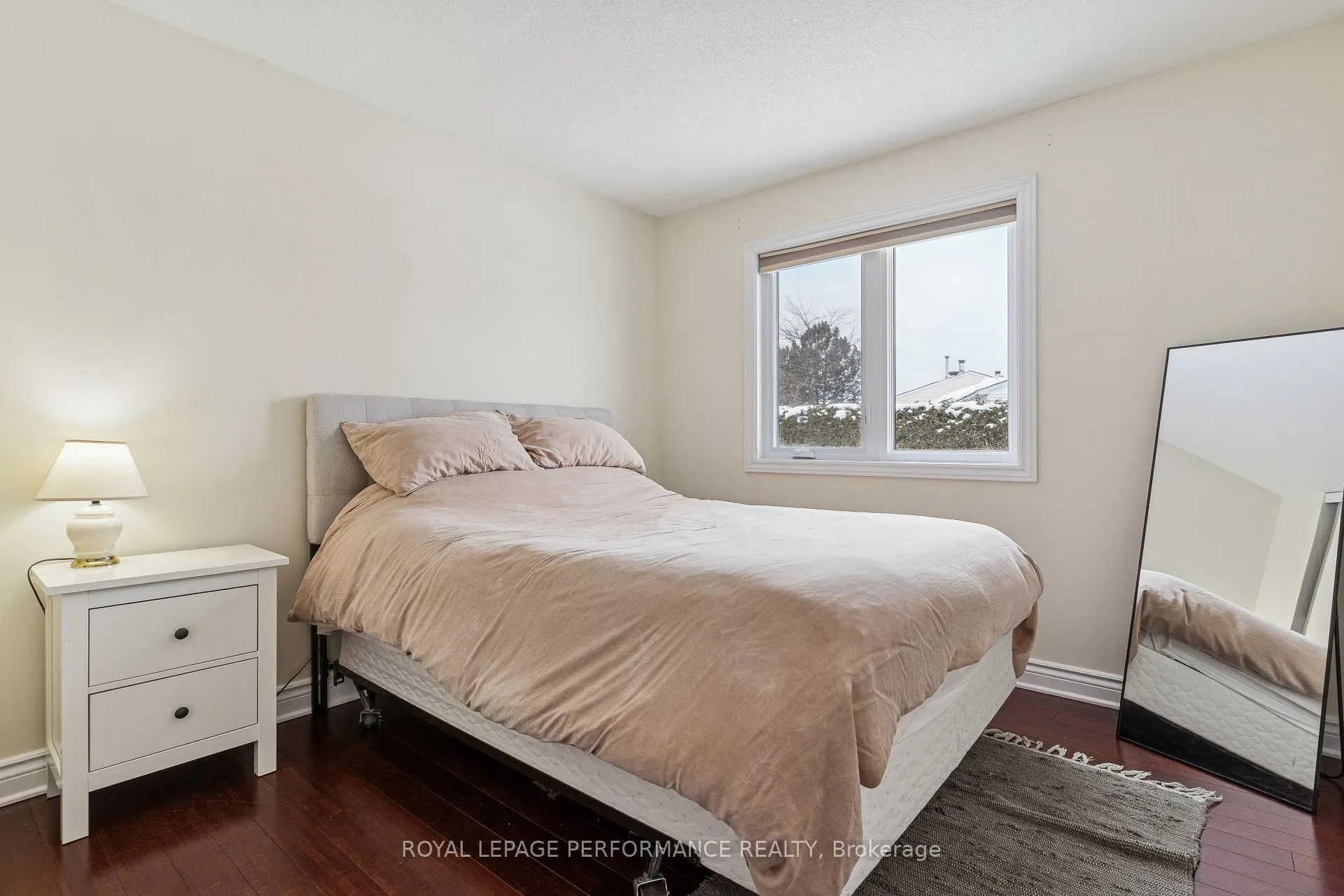 Photo 24 of 172 Claiborne Way, Ottawa, Queenswood Heights South — HOMEH