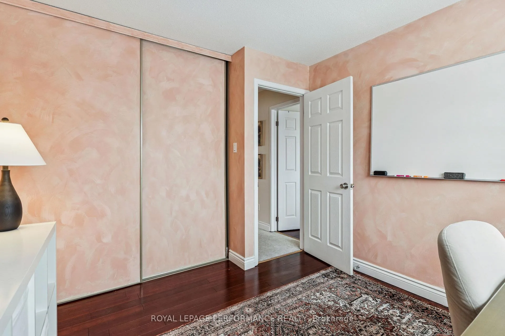 Photo 29 of 172 Claiborne Way, Ottawa, Queenswood Heights South — HOMEH
