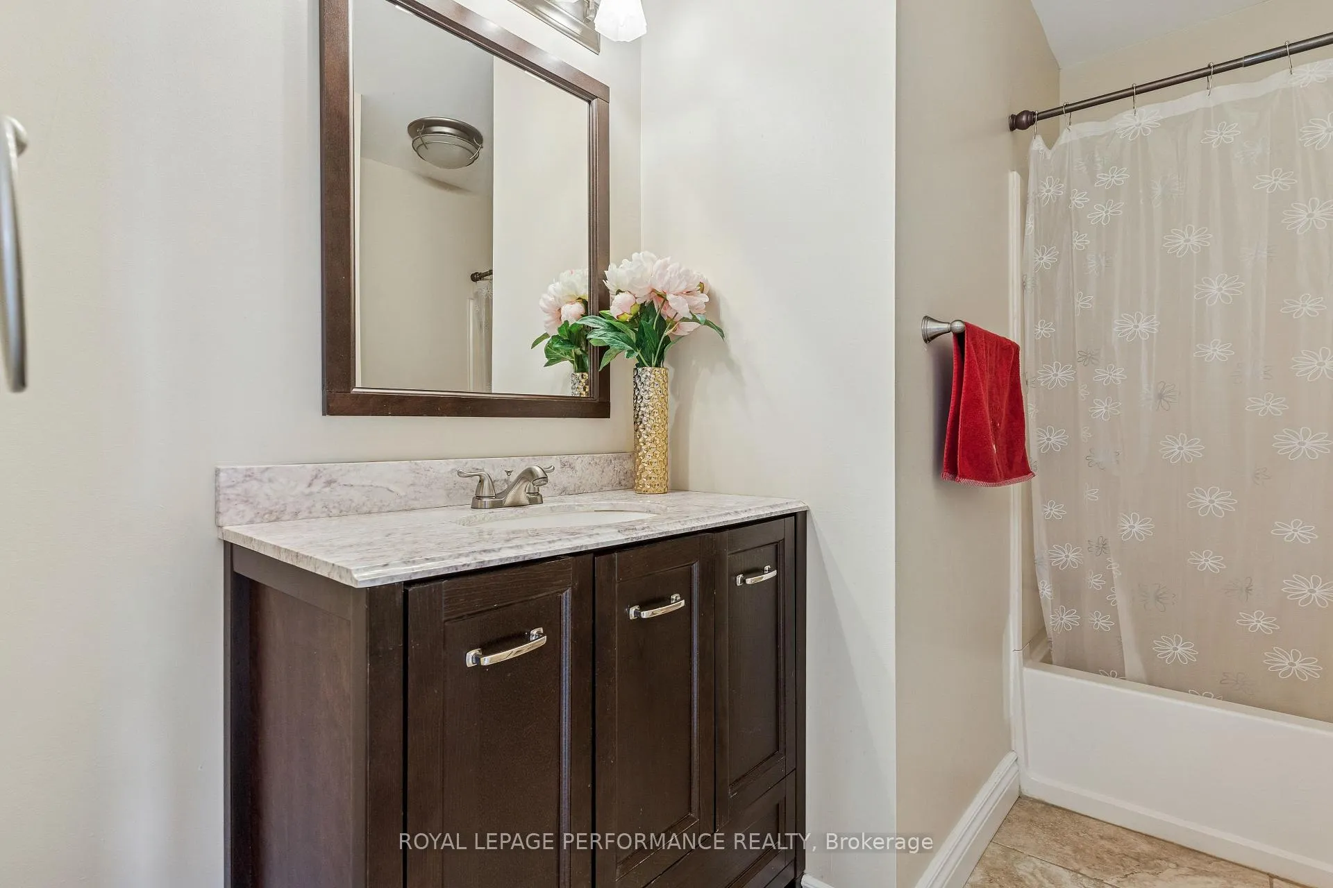 Photo 30 of 172 Claiborne Way, Ottawa, Queenswood Heights South — HOMEH