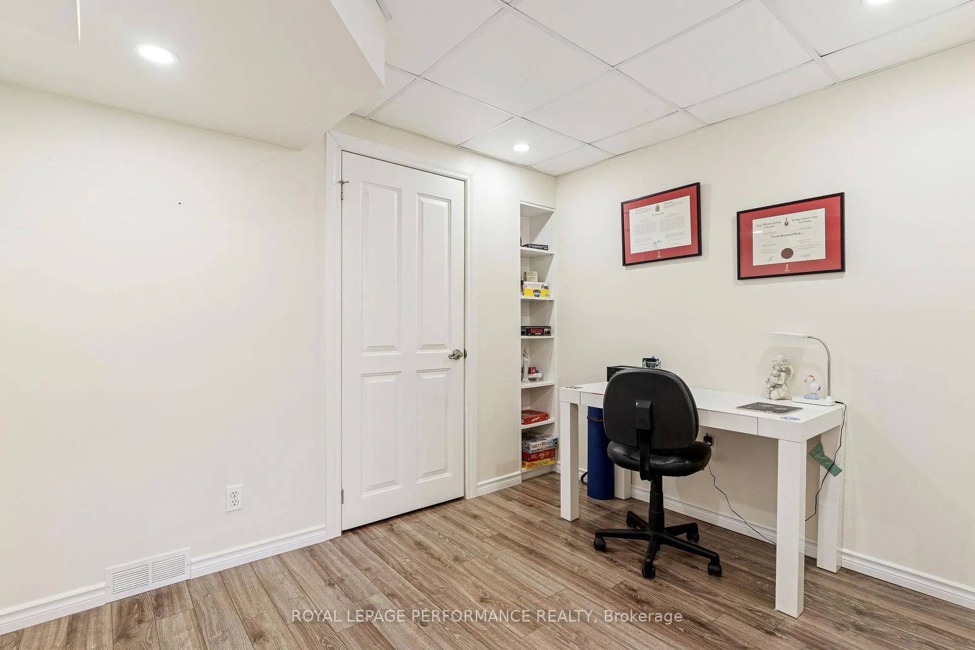 Photo 35 of 172 Claiborne Way, Ottawa, Queenswood Heights South — HOMEH