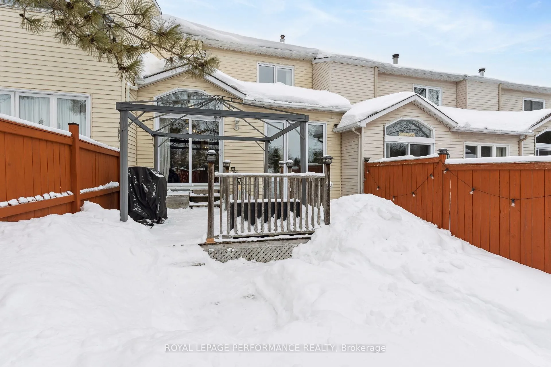 Photo 38 of 172 Claiborne Way, Ottawa, Queenswood Heights South — HOMEH