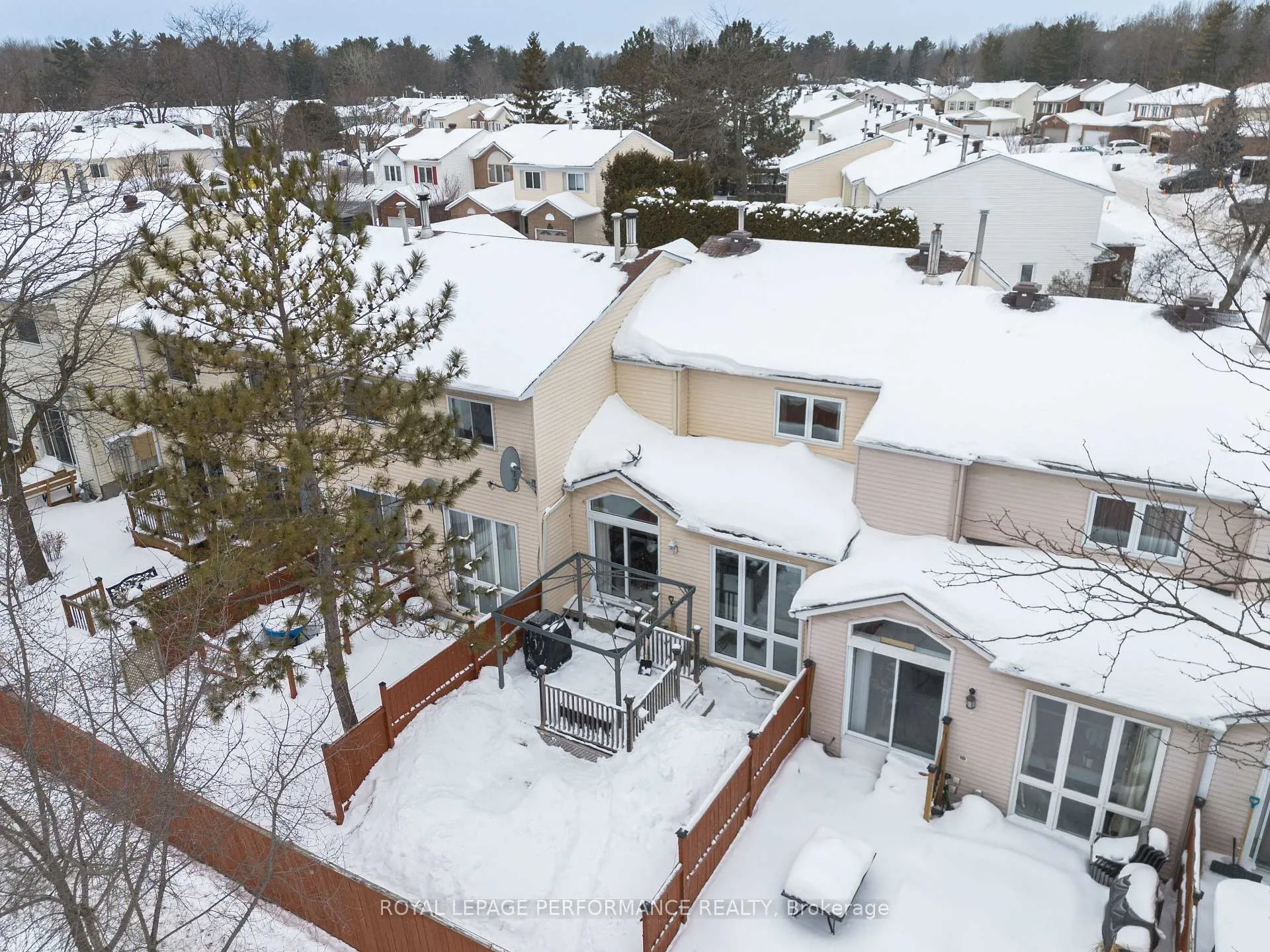 Photo 39 of 172 Claiborne Way, Ottawa, Queenswood Heights South — HOMEH