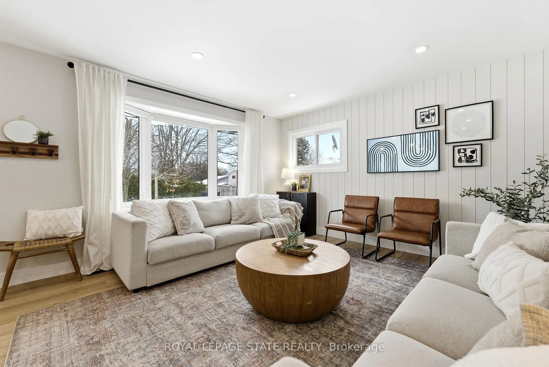 Photo 8 of 2128 Falmouth Terrace, Burlington, Brant Hills — HOMEH