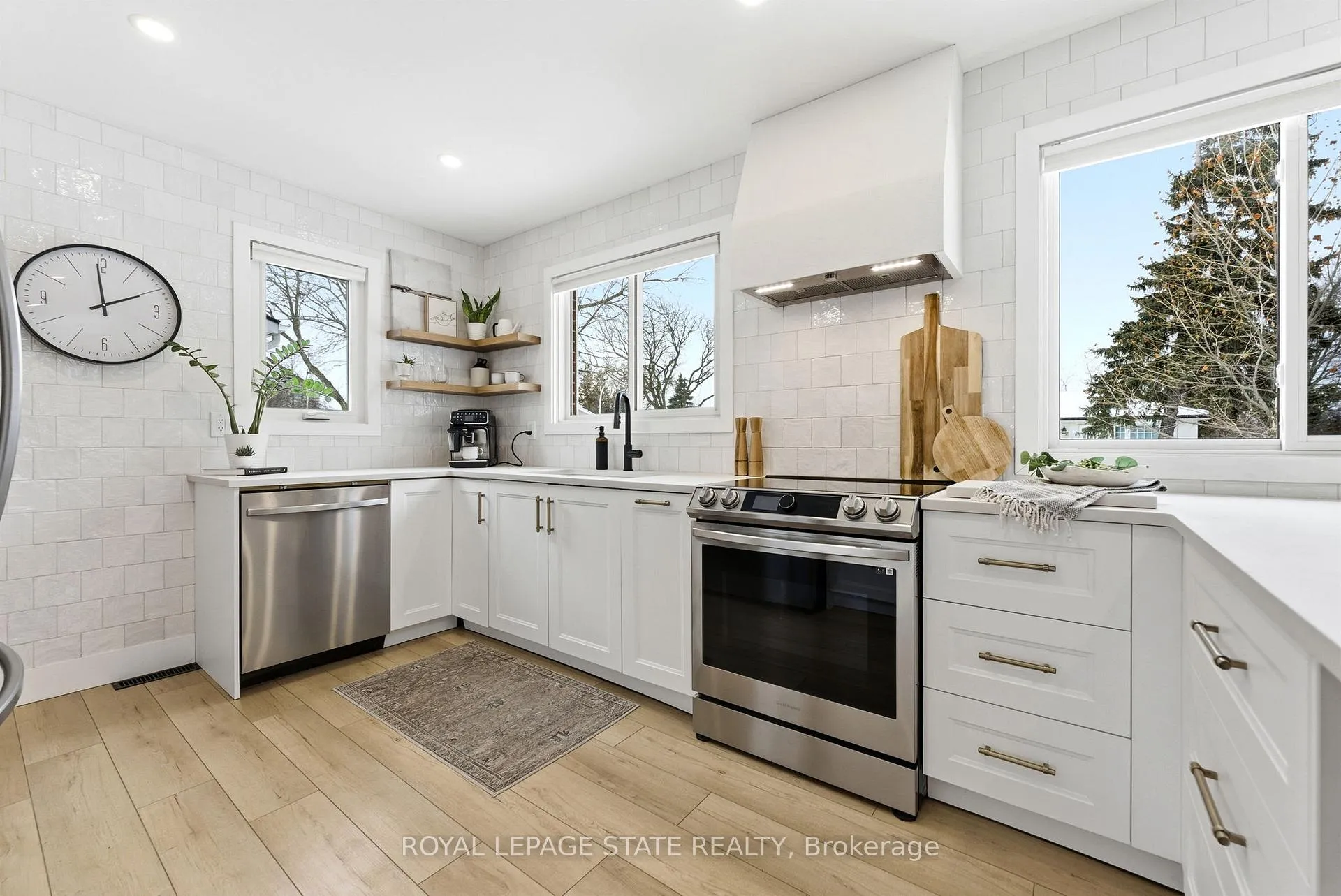 Photo 19 of 2128 Falmouth Terrace, Burlington, Brant Hills — HOMEH