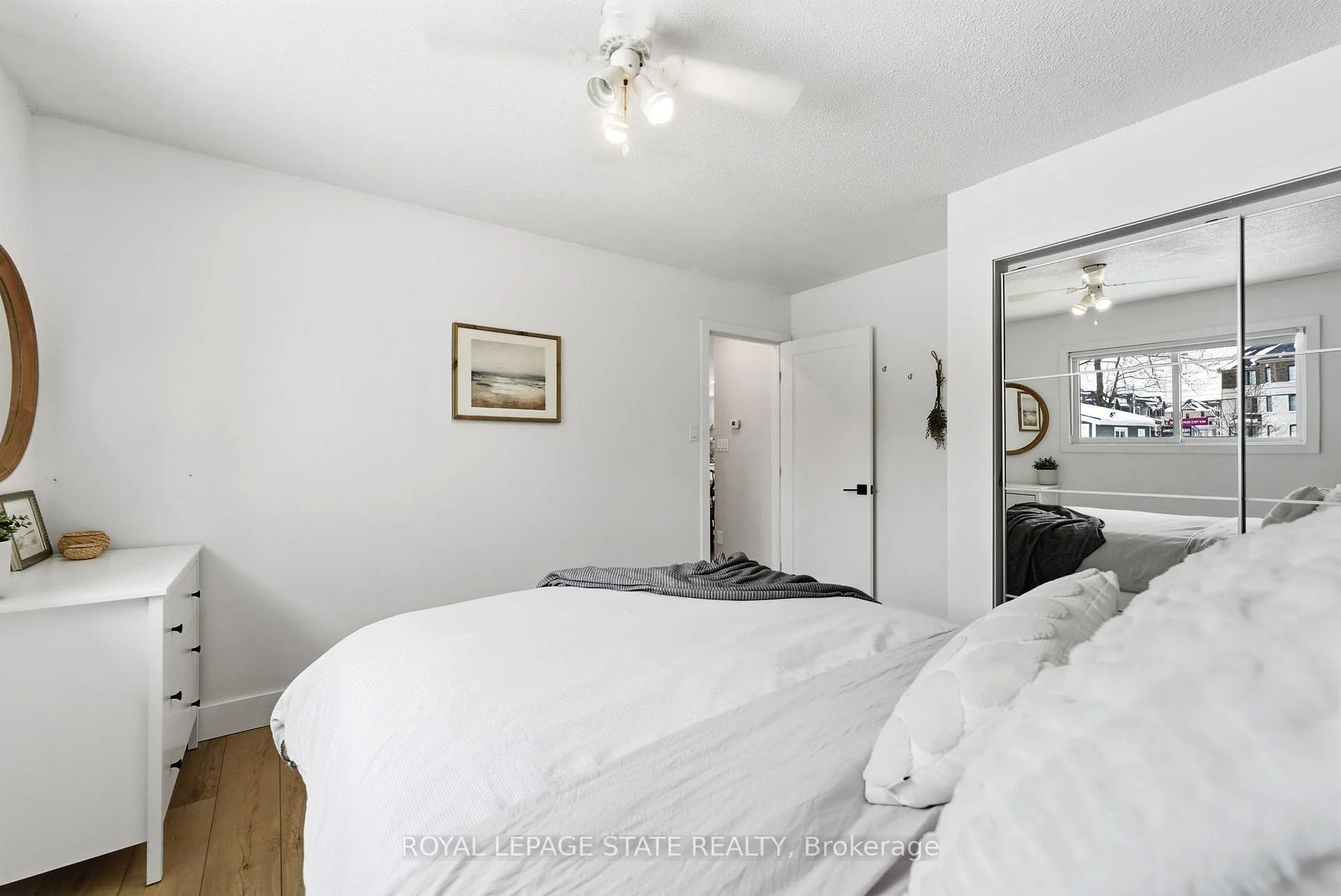 Photo 26 of 2128 Falmouth Terrace, Burlington, Brant Hills — HOMEH