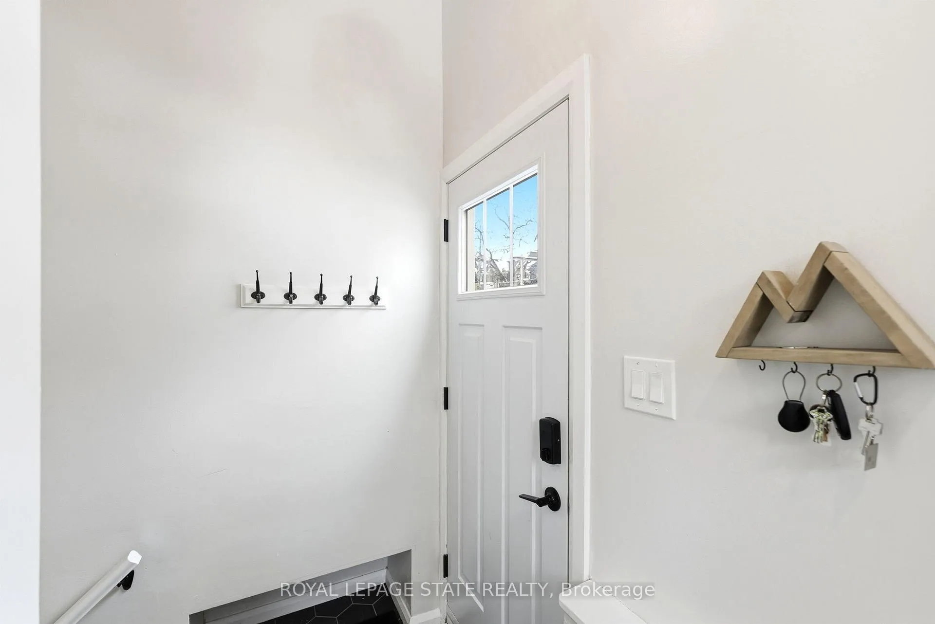 Photo 27 of 2128 Falmouth Terrace, Burlington, Brant Hills — HOMEH