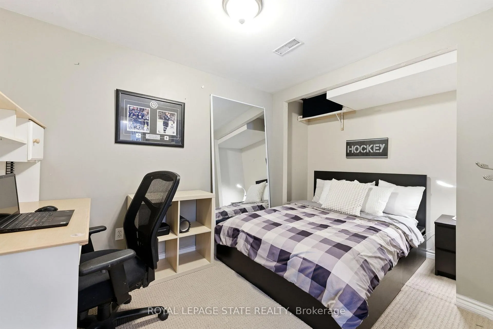 Photo 33 of 2128 Falmouth Terrace, Burlington, Brant Hills — HOMEH