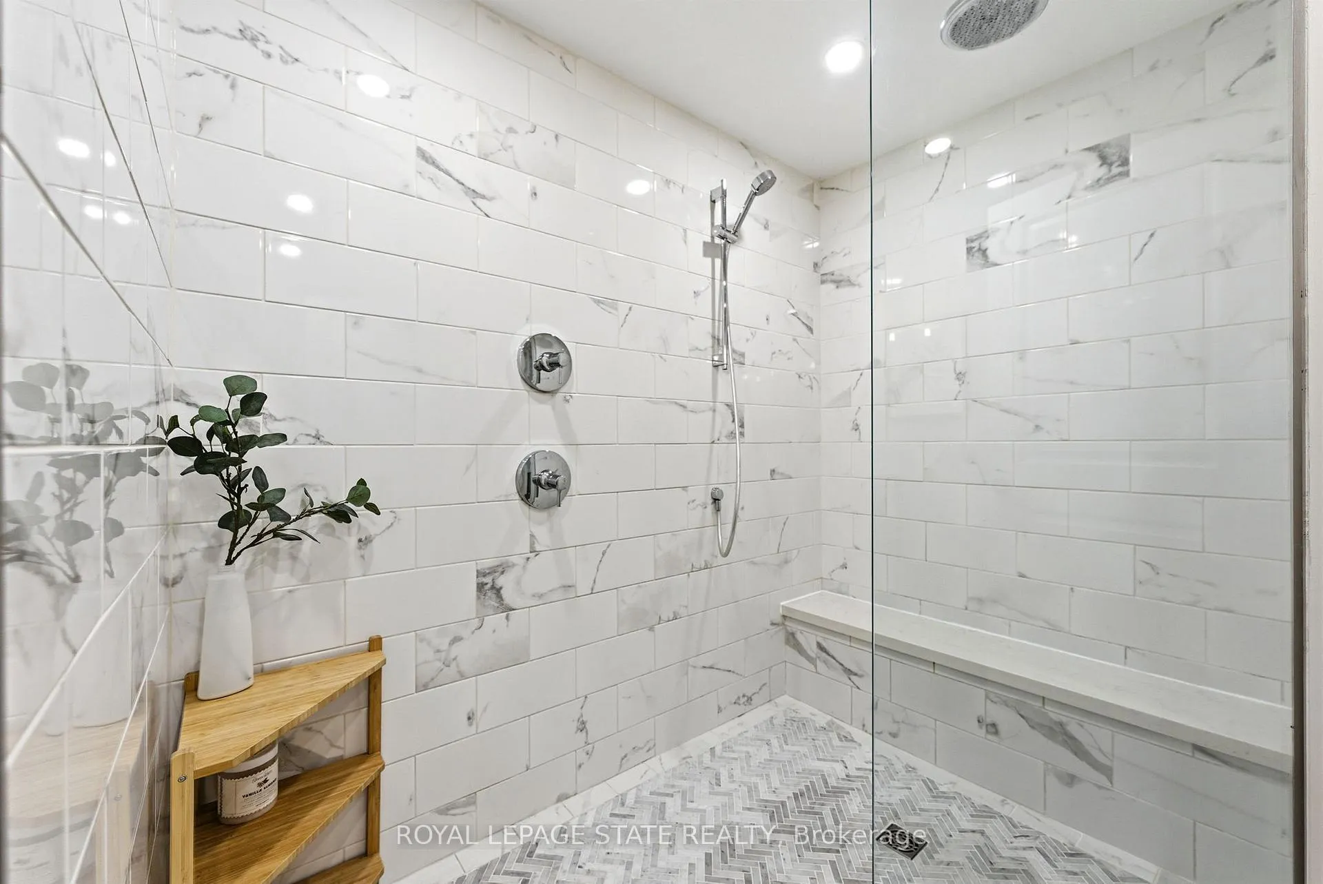 Photo 39 of 2128 Falmouth Terrace, Burlington, Brant Hills — HOMEH