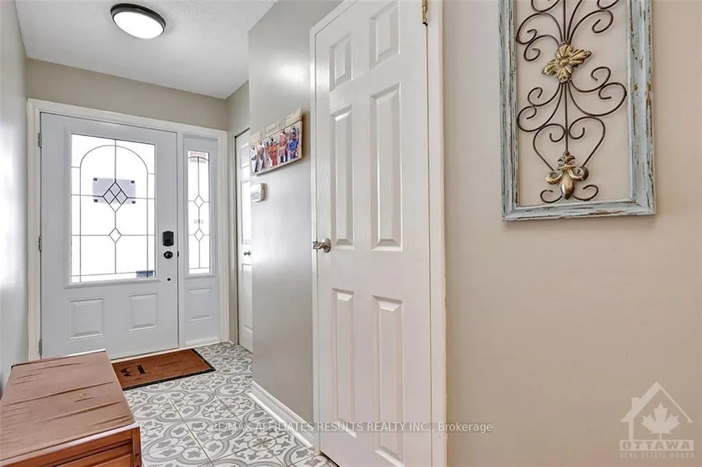 Photo 5 of 3426 Uplands Drive, Ottawa, Hunt Club — HOMEH