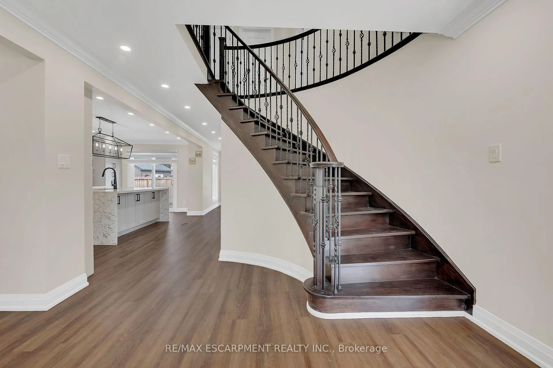Photo 21 of 125 Valera Drive, Hamilton, Stoney Creek — HOMEH