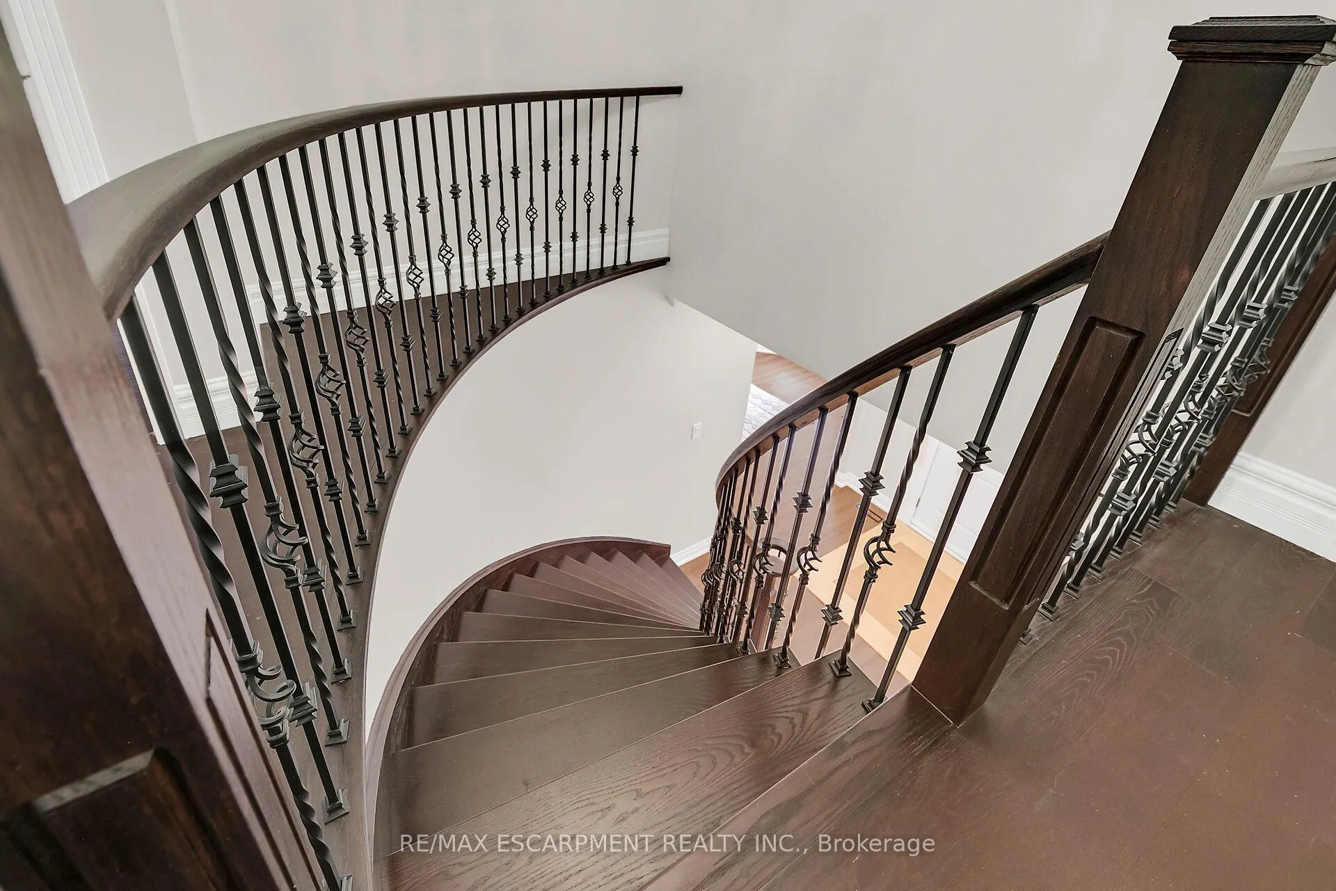Photo 24 of 125 Valera Drive, Hamilton, Stoney Creek — HOMEH