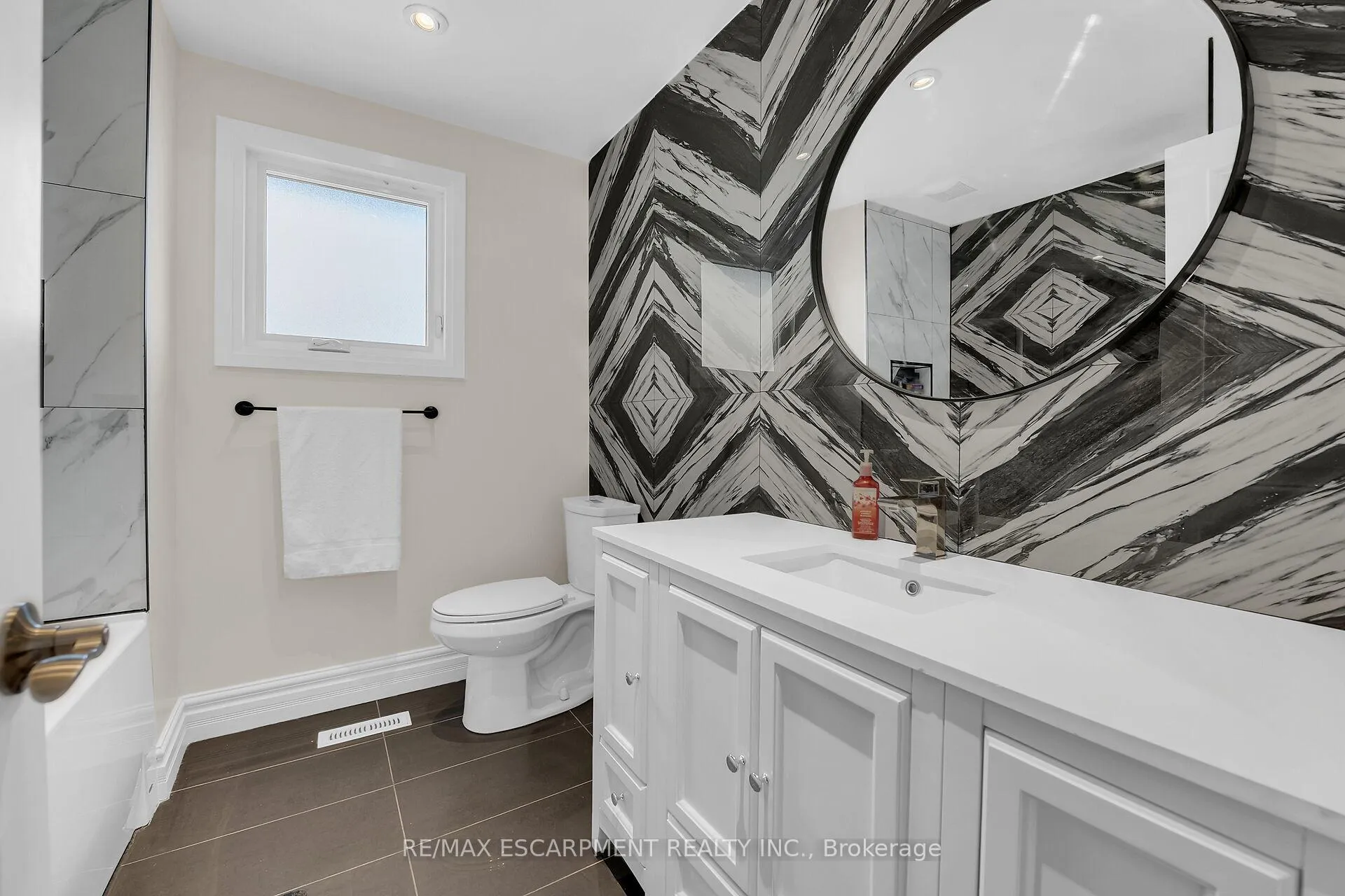 Photo 31 of 125 Valera Drive, Hamilton, Stoney Creek — HOMEH