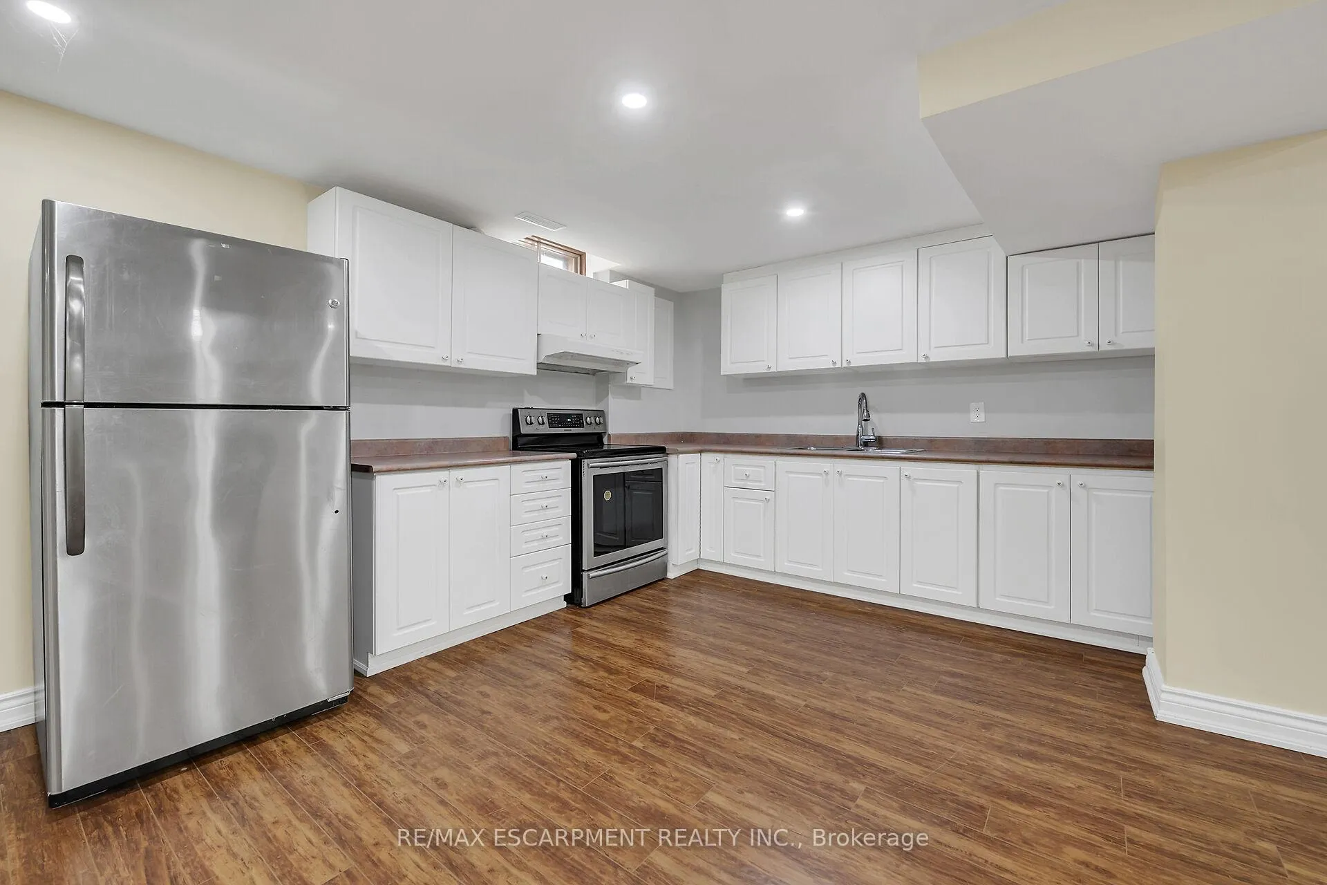 Photo 36 of 125 Valera Drive, Hamilton, Stoney Creek — HOMEH