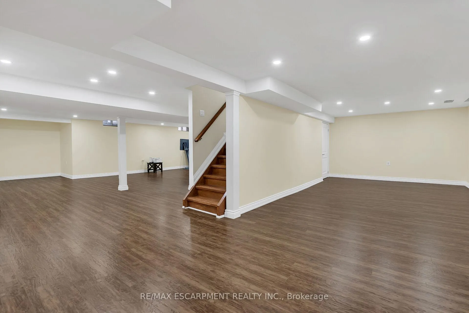Photo 38 of 125 Valera Drive, Hamilton, Stoney Creek — HOMEH