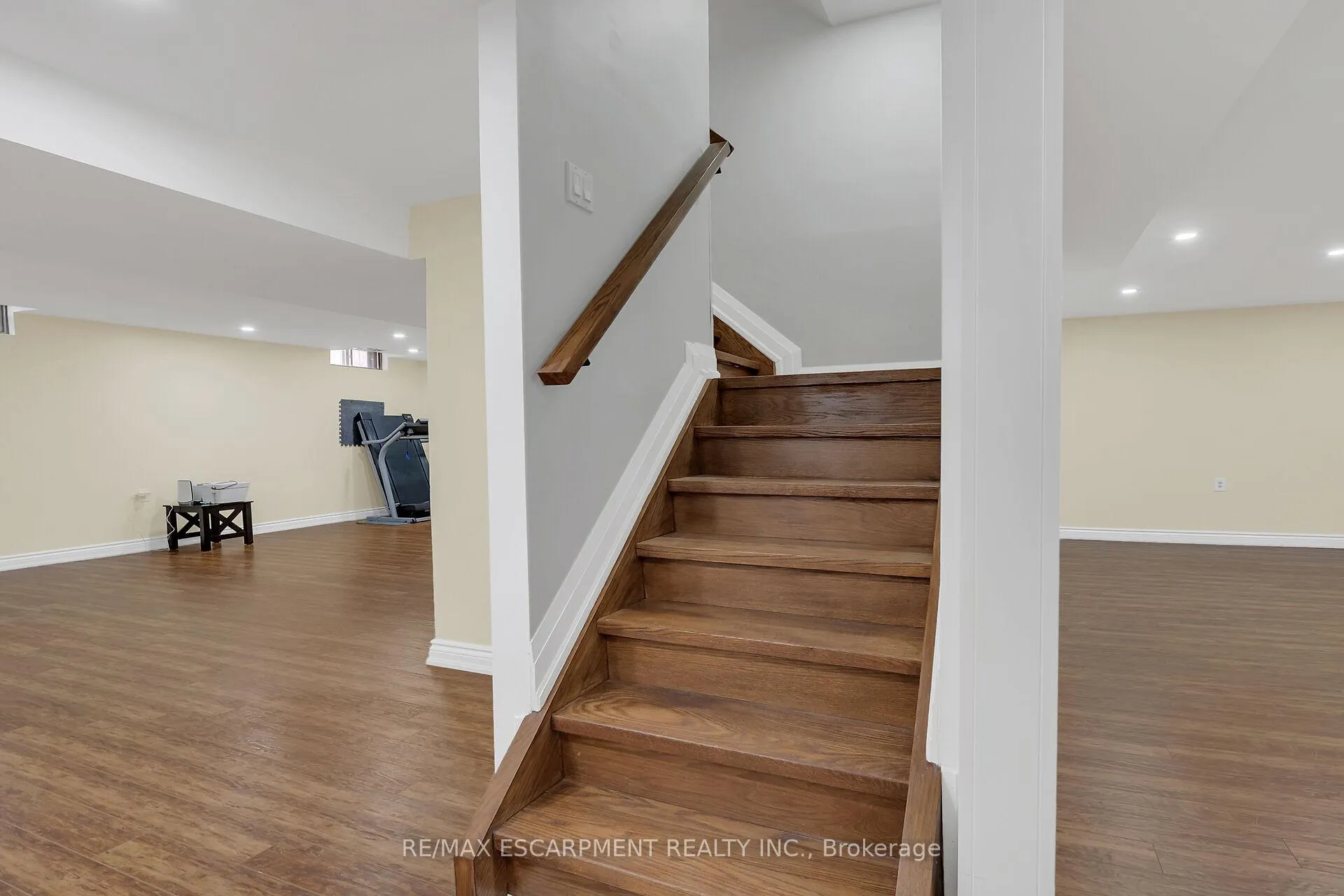 Photo 40 of 125 Valera Drive, Hamilton, Stoney Creek — HOMEH