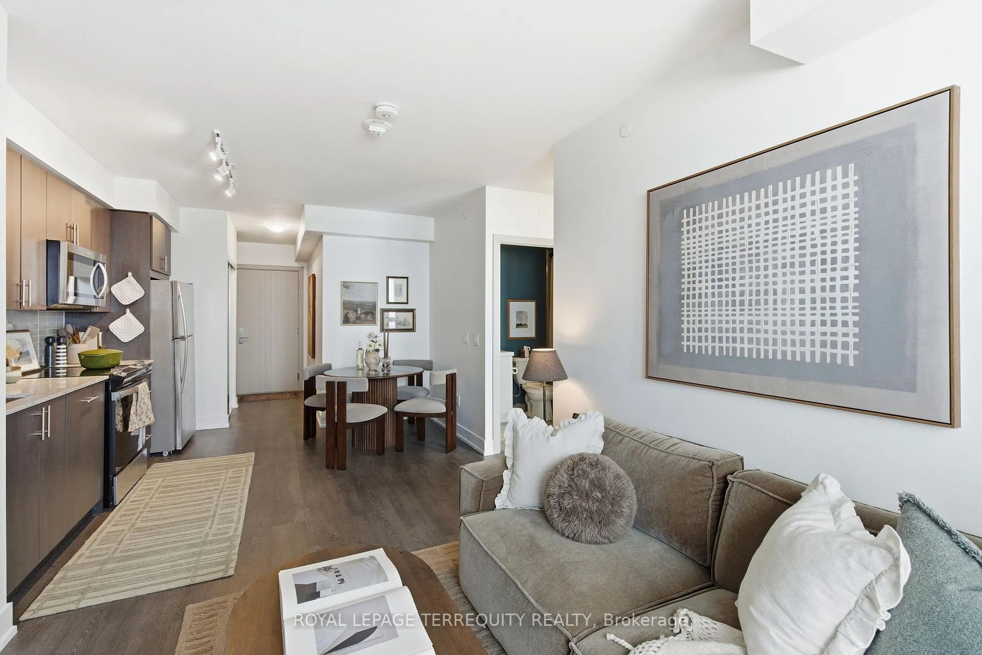Photo 11 of Unit 2004, 2550 Simcoe Street N, Oshawa, Windfields — HOMEH