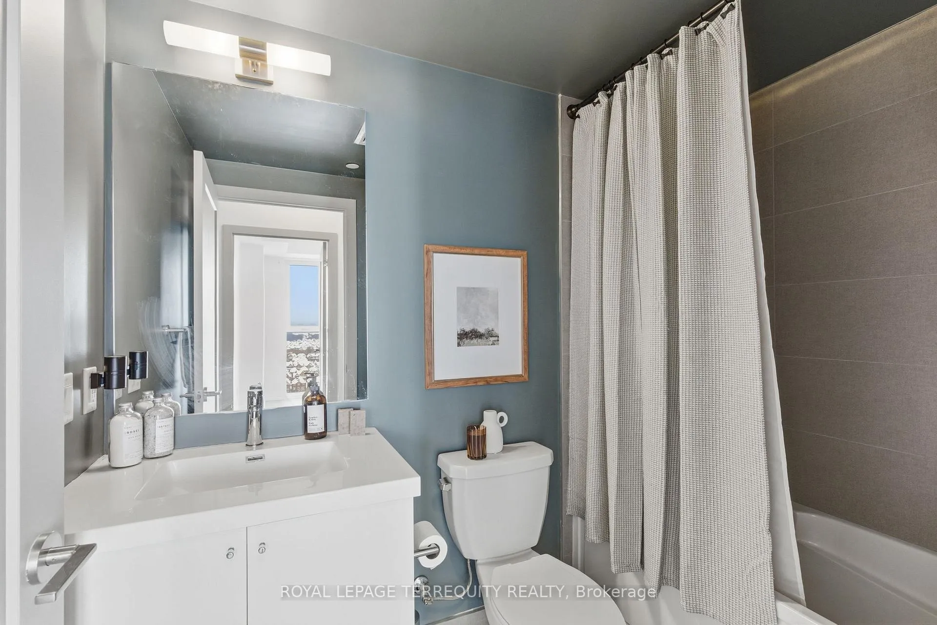 Photo 14 of Unit 2004, 2550 Simcoe Street N, Oshawa, Windfields — HOMEH