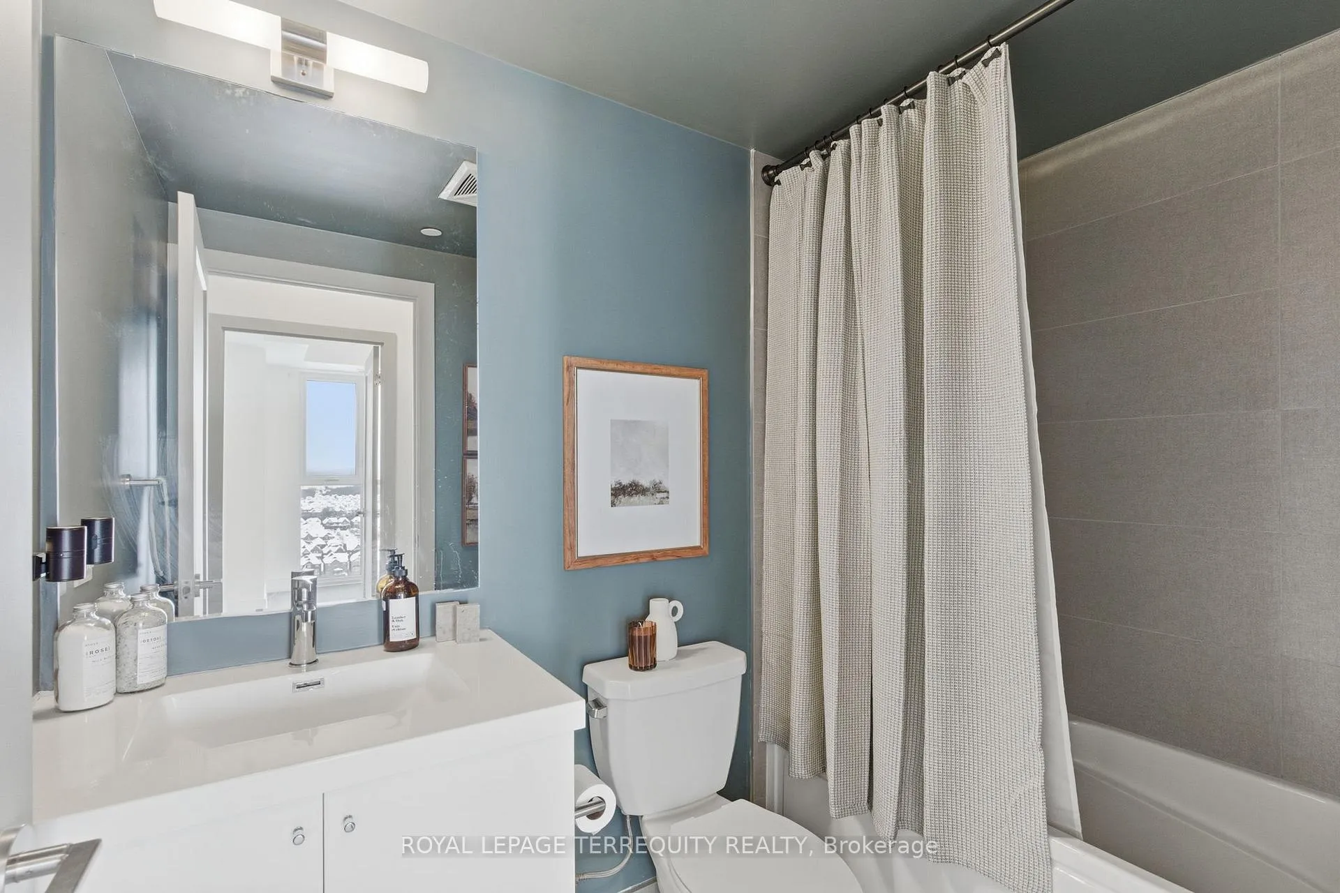 Photo 15 of Unit 2004, 2550 Simcoe Street N, Oshawa, Windfields — HOMEH