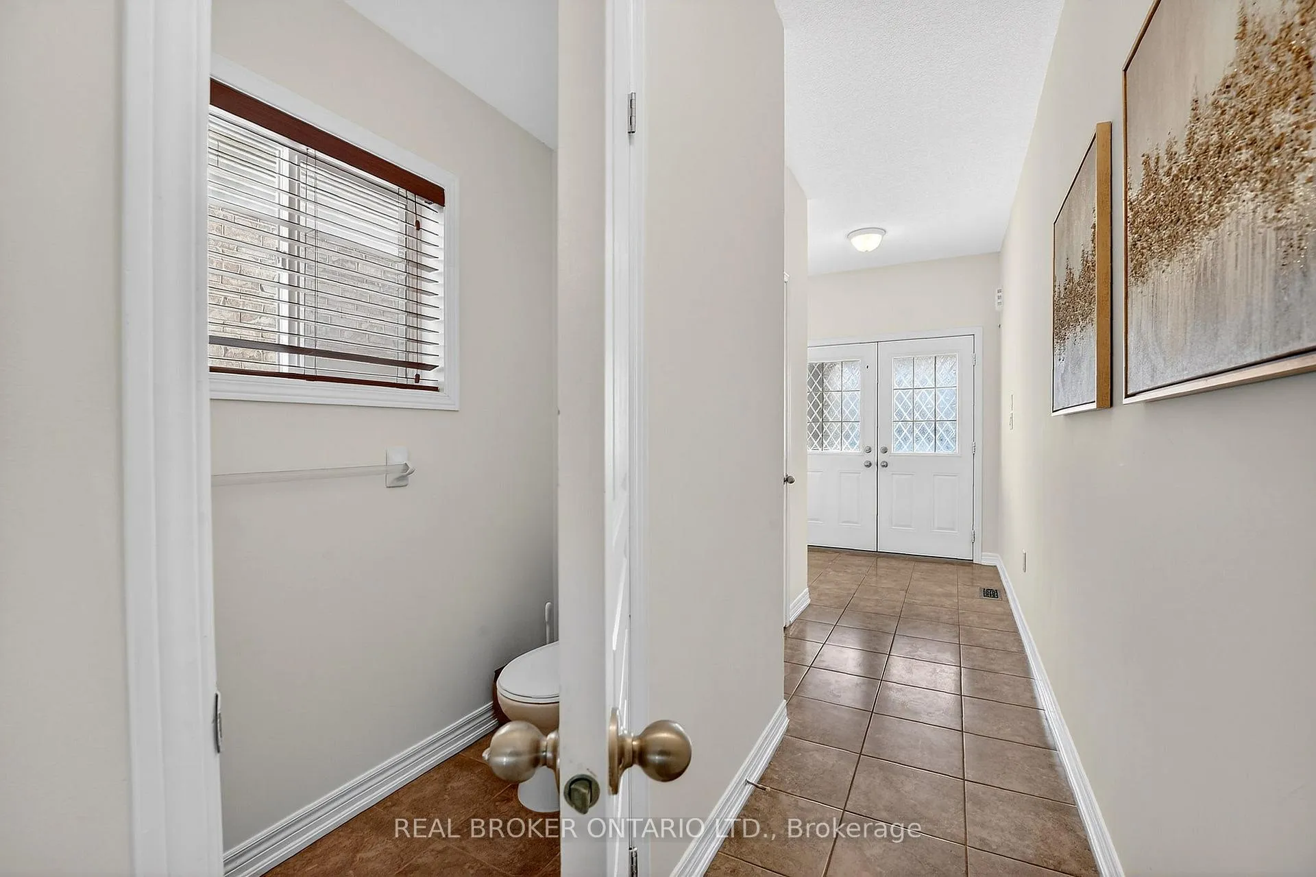 Photo 4 of 174 Lormont Boulevard, Hamilton, Stoney Creek Mountain — HOMEH