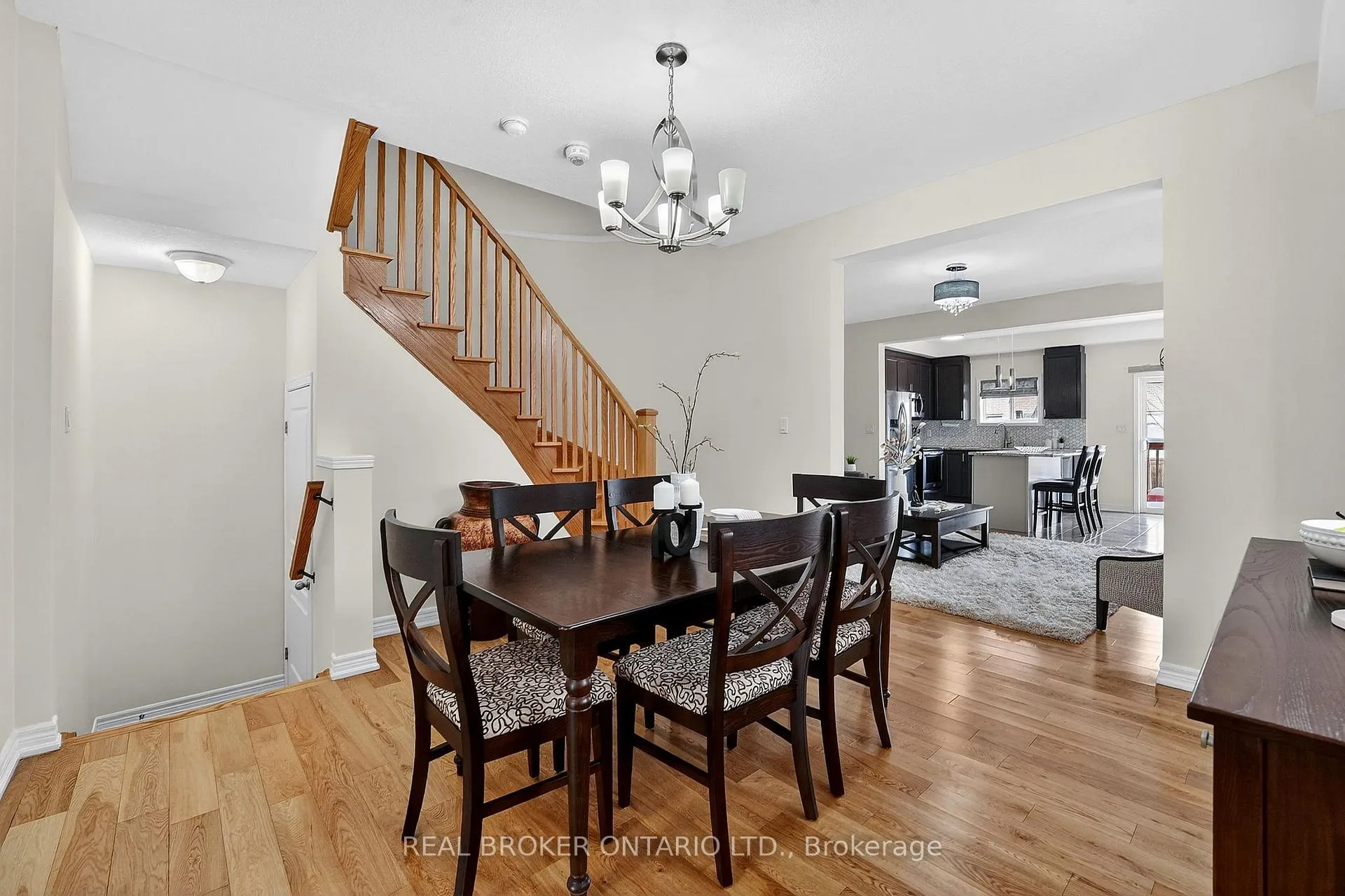 Photo 5 of 174 Lormont Boulevard, Hamilton, Stoney Creek Mountain — HOMEH